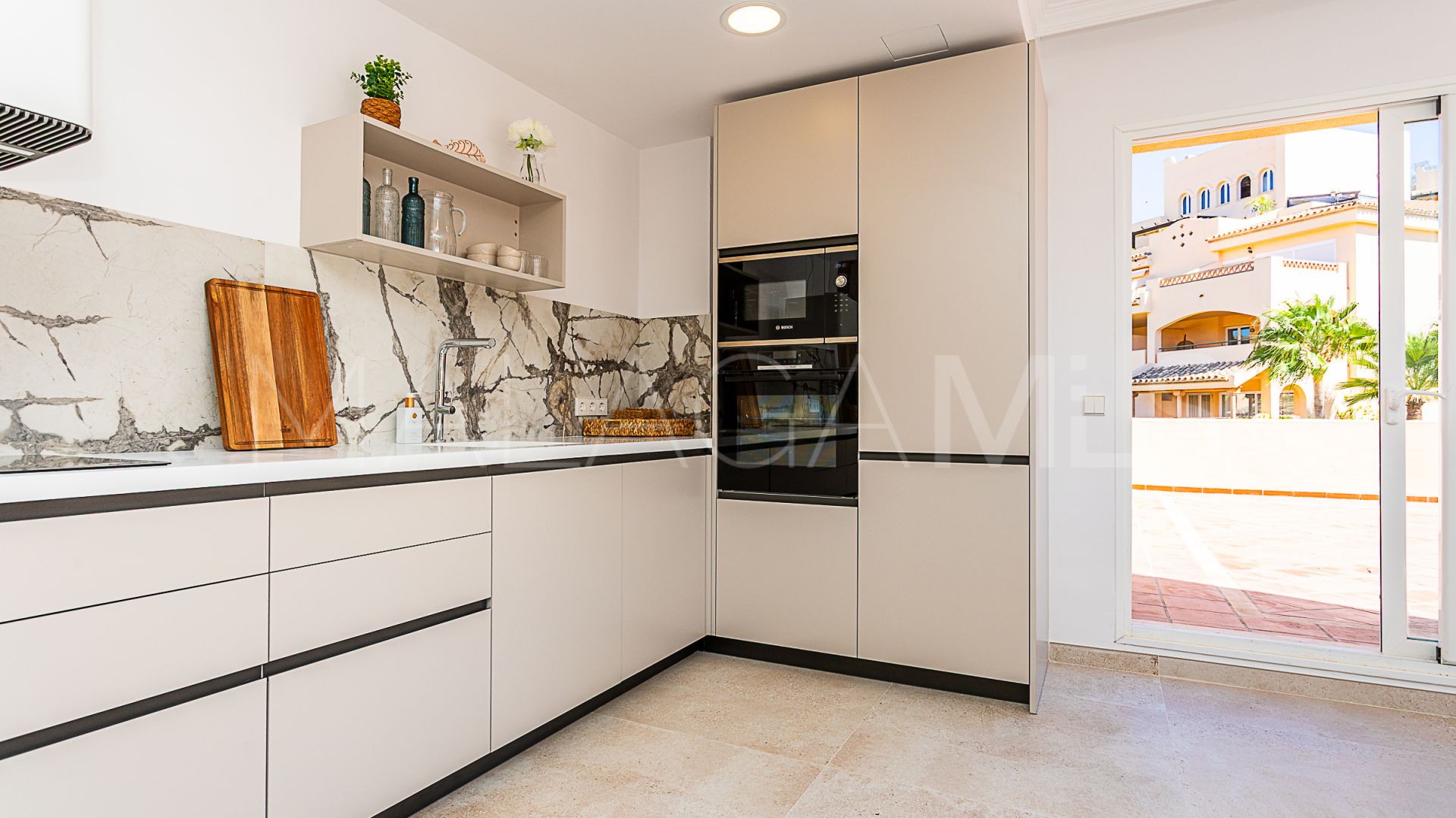 Buy atico duplex with 3 bedrooms in Elviria