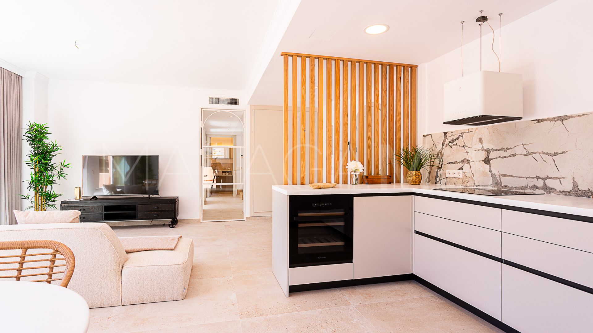 Buy atico duplex with 3 bedrooms in Elviria