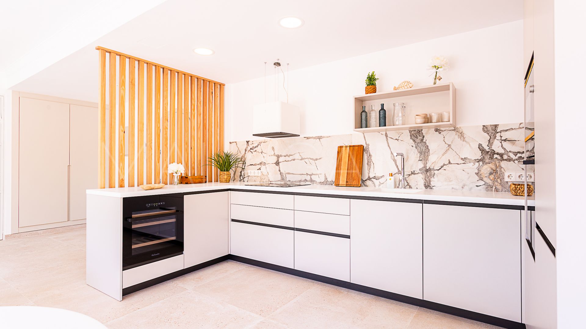Buy atico duplex with 3 bedrooms in Elviria