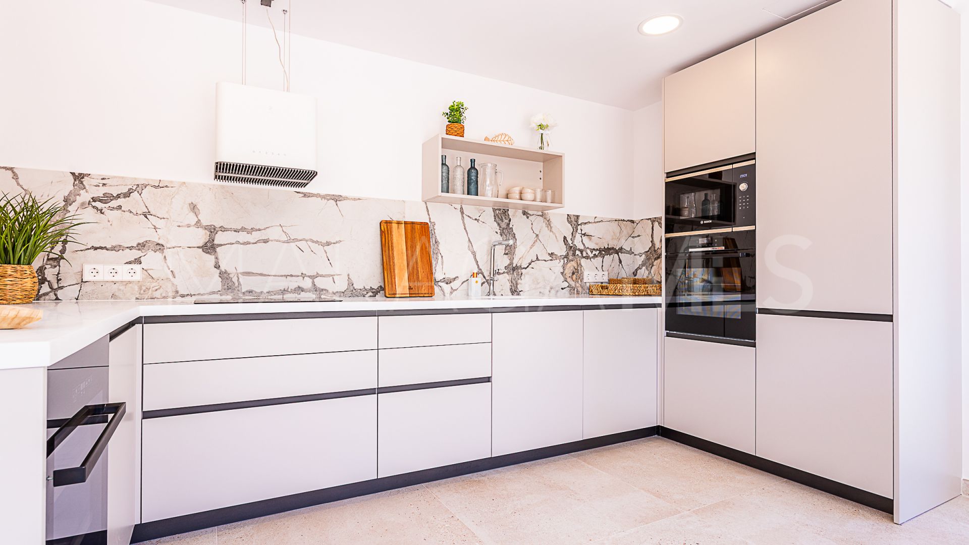 Buy atico duplex with 3 bedrooms in Elviria