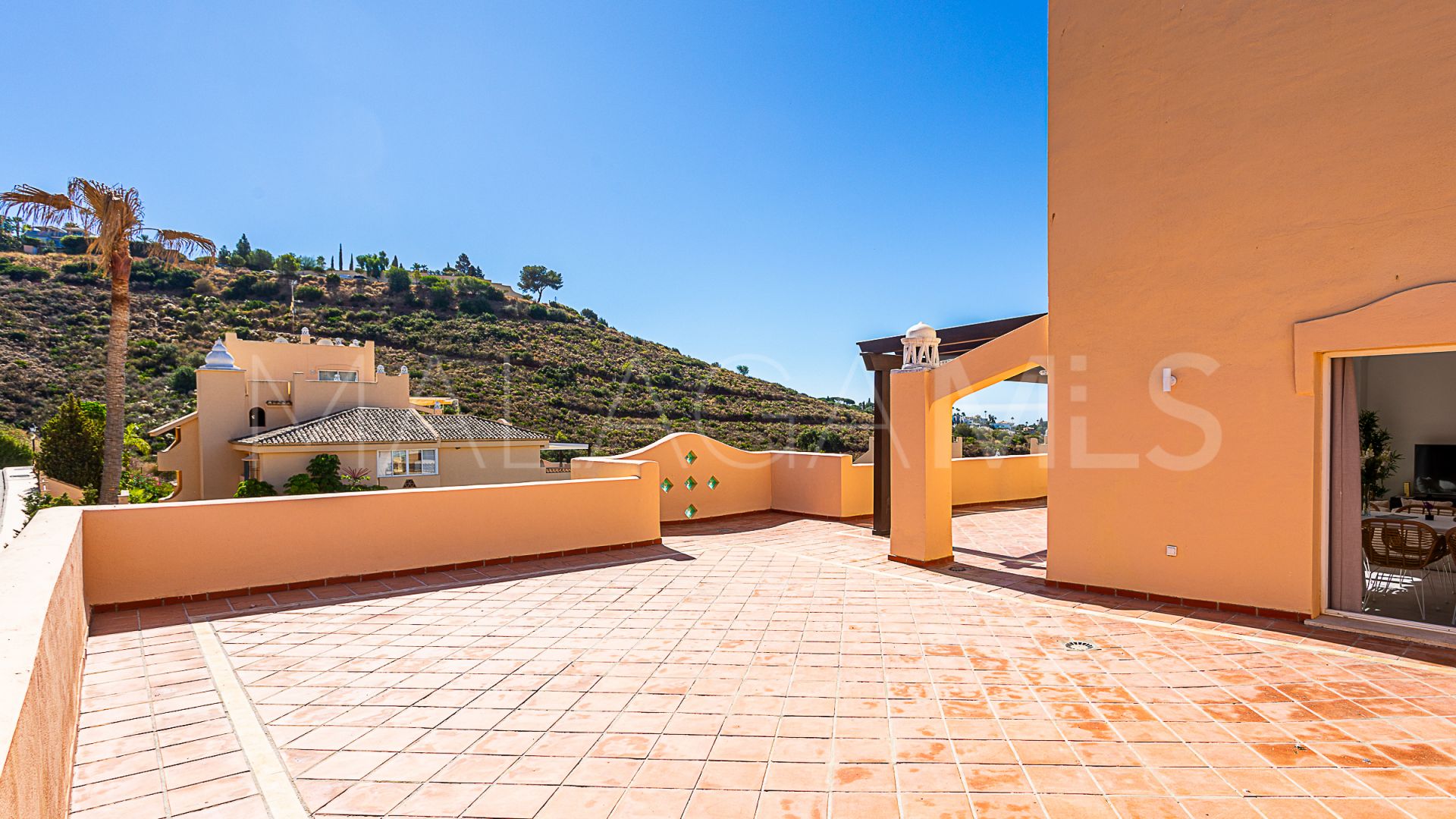 Buy atico duplex with 3 bedrooms in Elviria