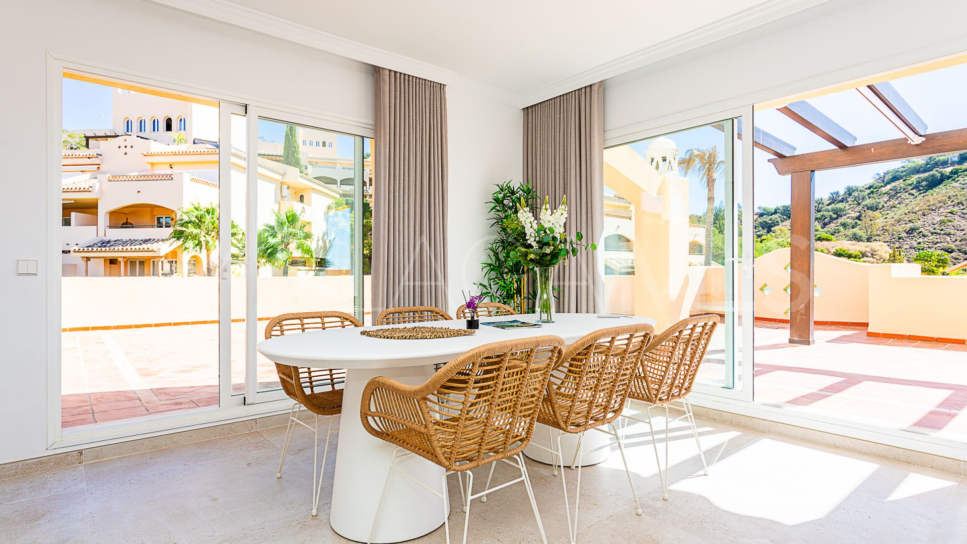 Buy atico duplex with 3 bedrooms in Elviria