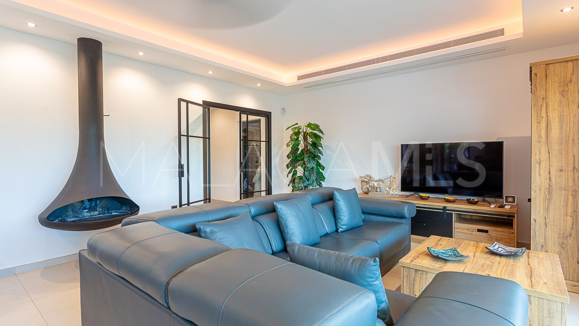 Villa for sale in Mijas Golf