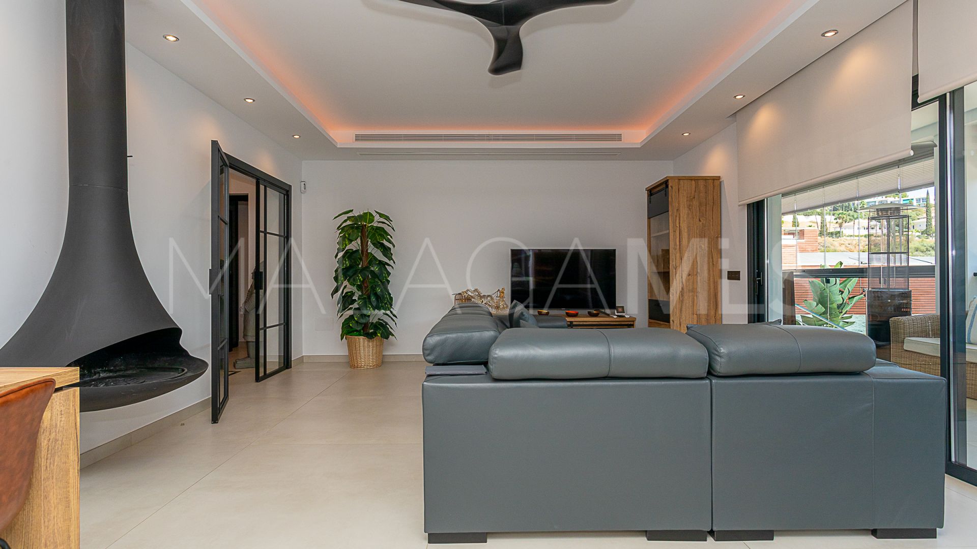 Villa for sale in Mijas Golf