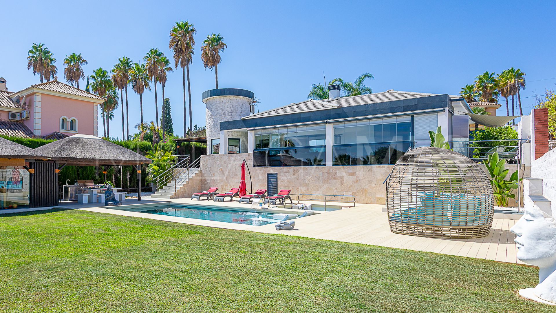 Villa for sale in Mijas Golf