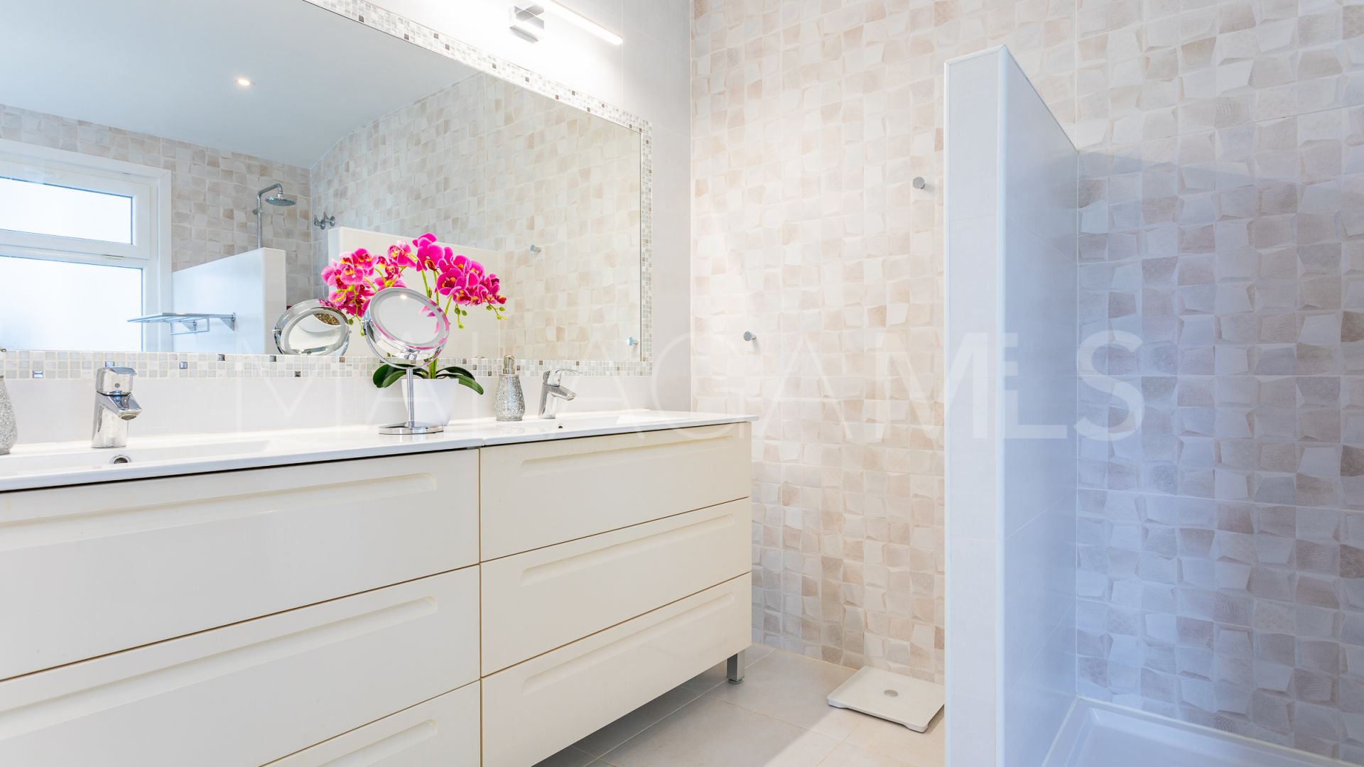 Calahonda, villa de 3 bedrooms a la venta