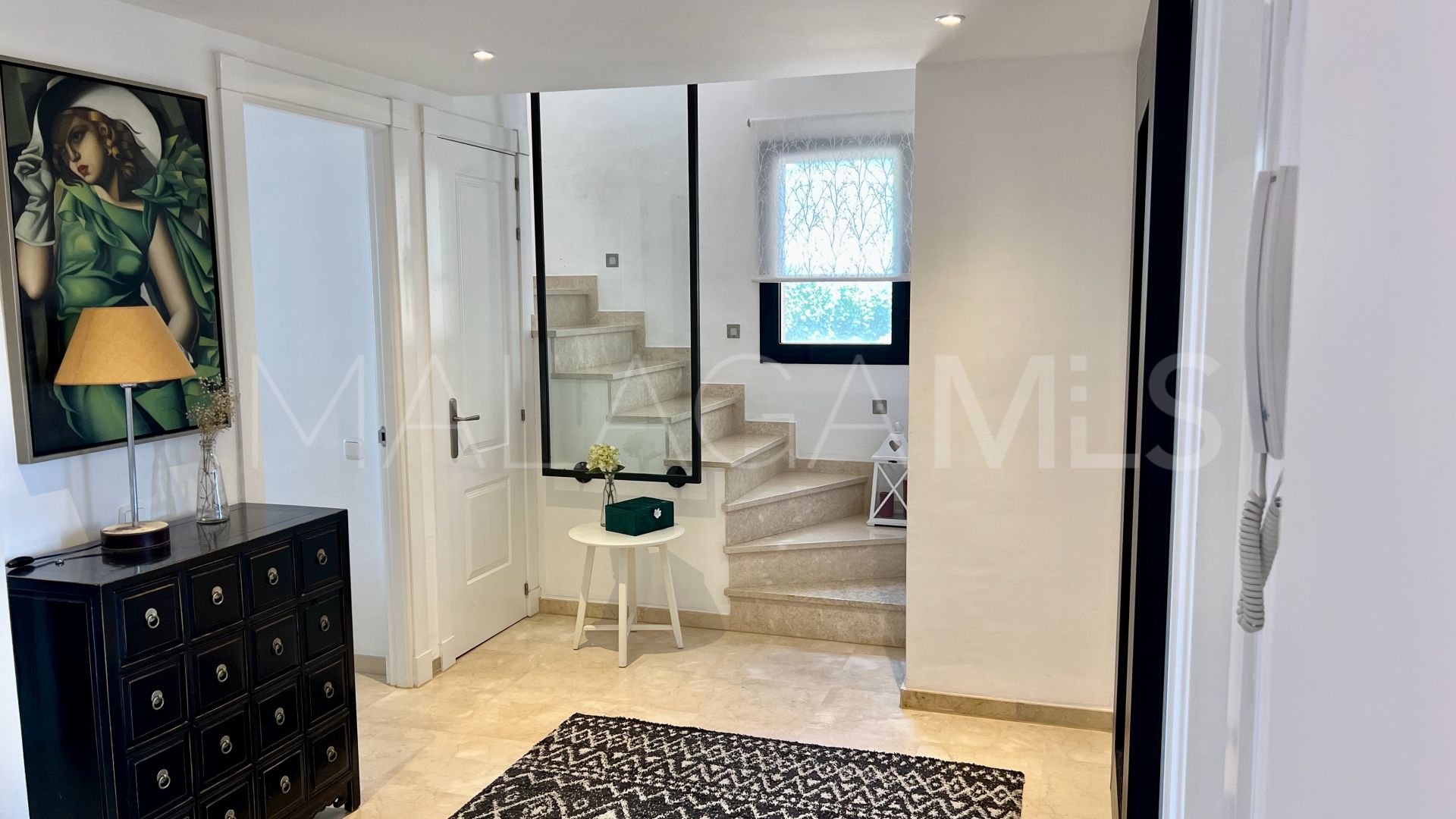 Buy duplex penthouse in Calahonda with 3 bedrooms