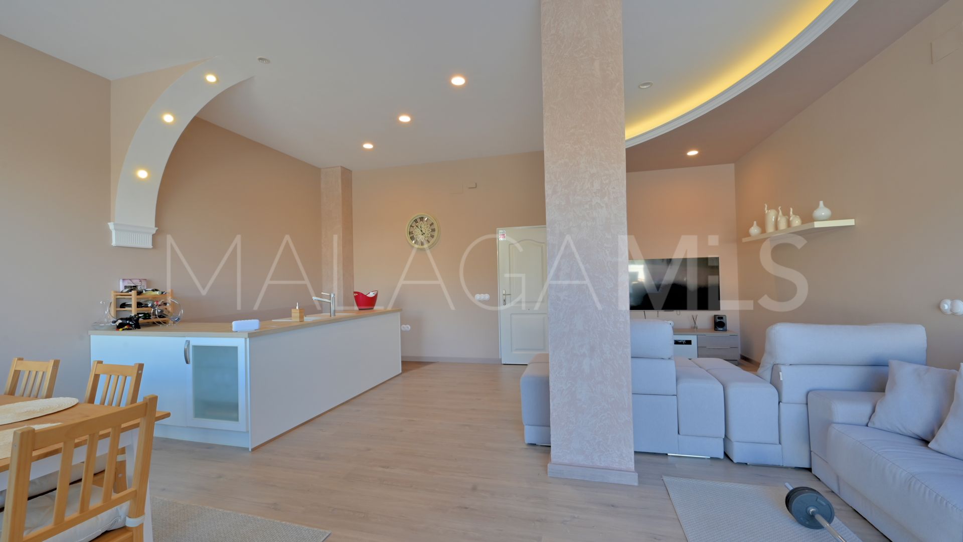For sale 4 bedrooms town house in Calahonda