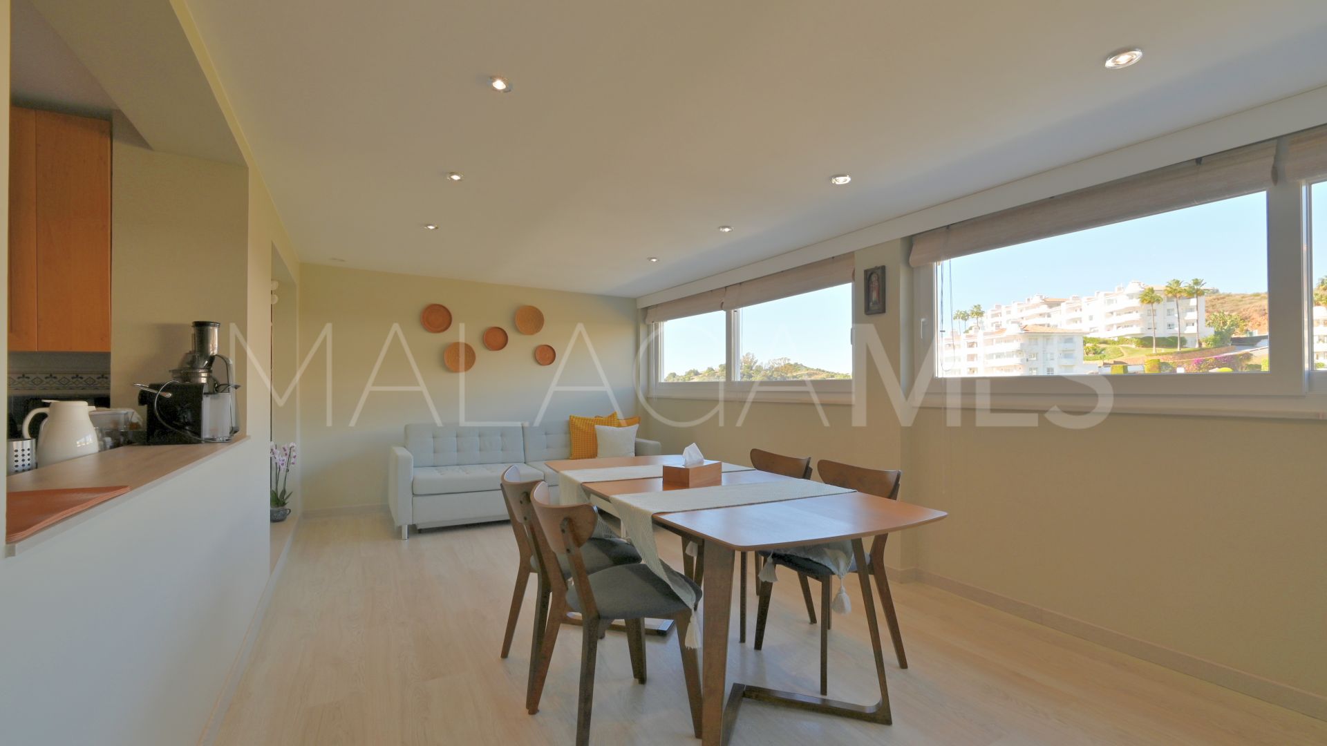 For sale 4 bedrooms town house in Calahonda