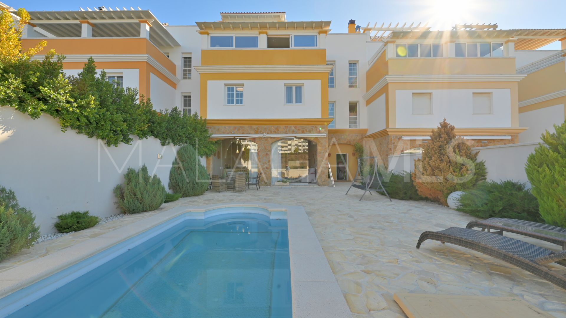 For sale 4 bedrooms town house in Calahonda