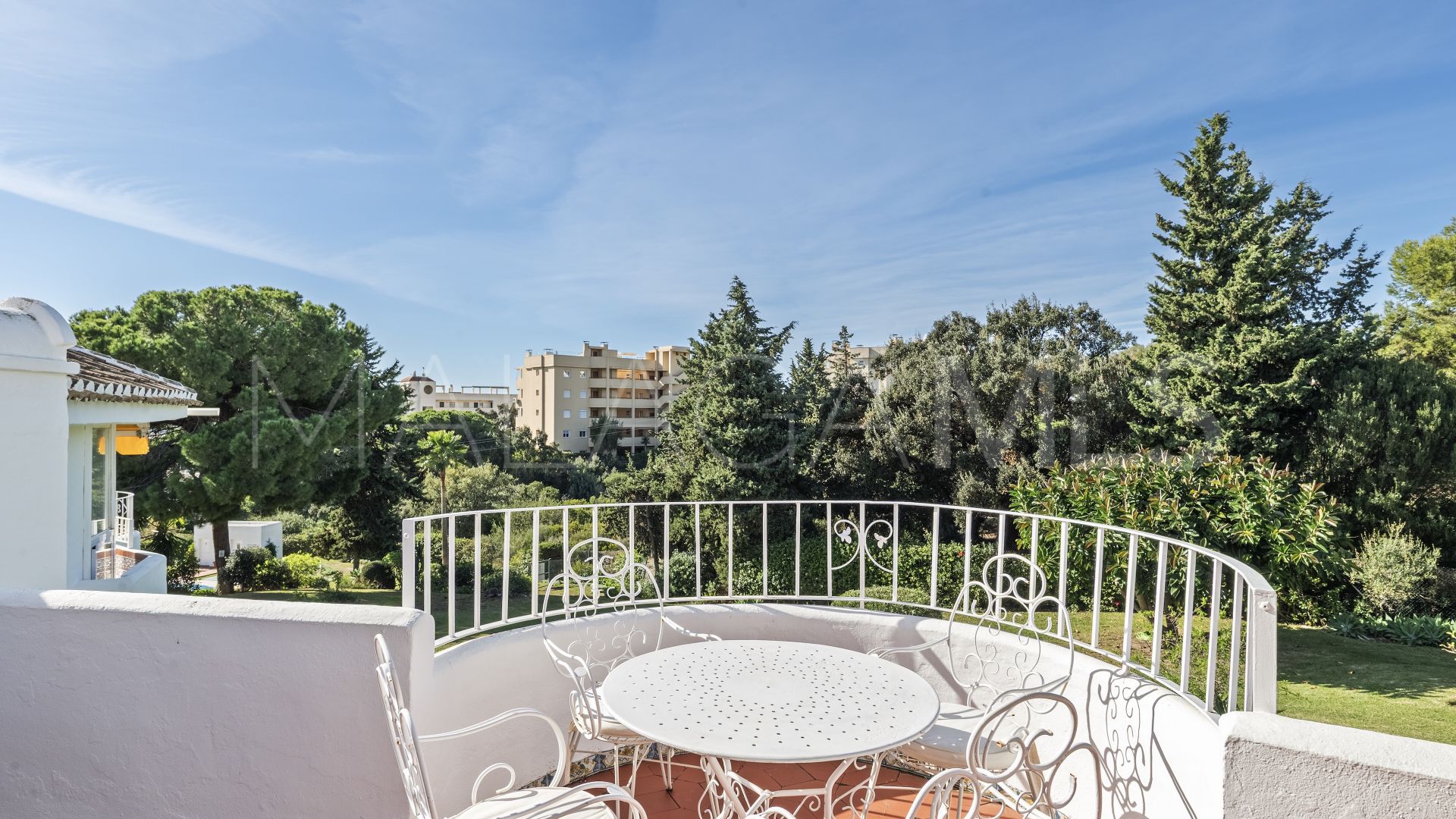 Duplex penthouse for sale in Calahonda