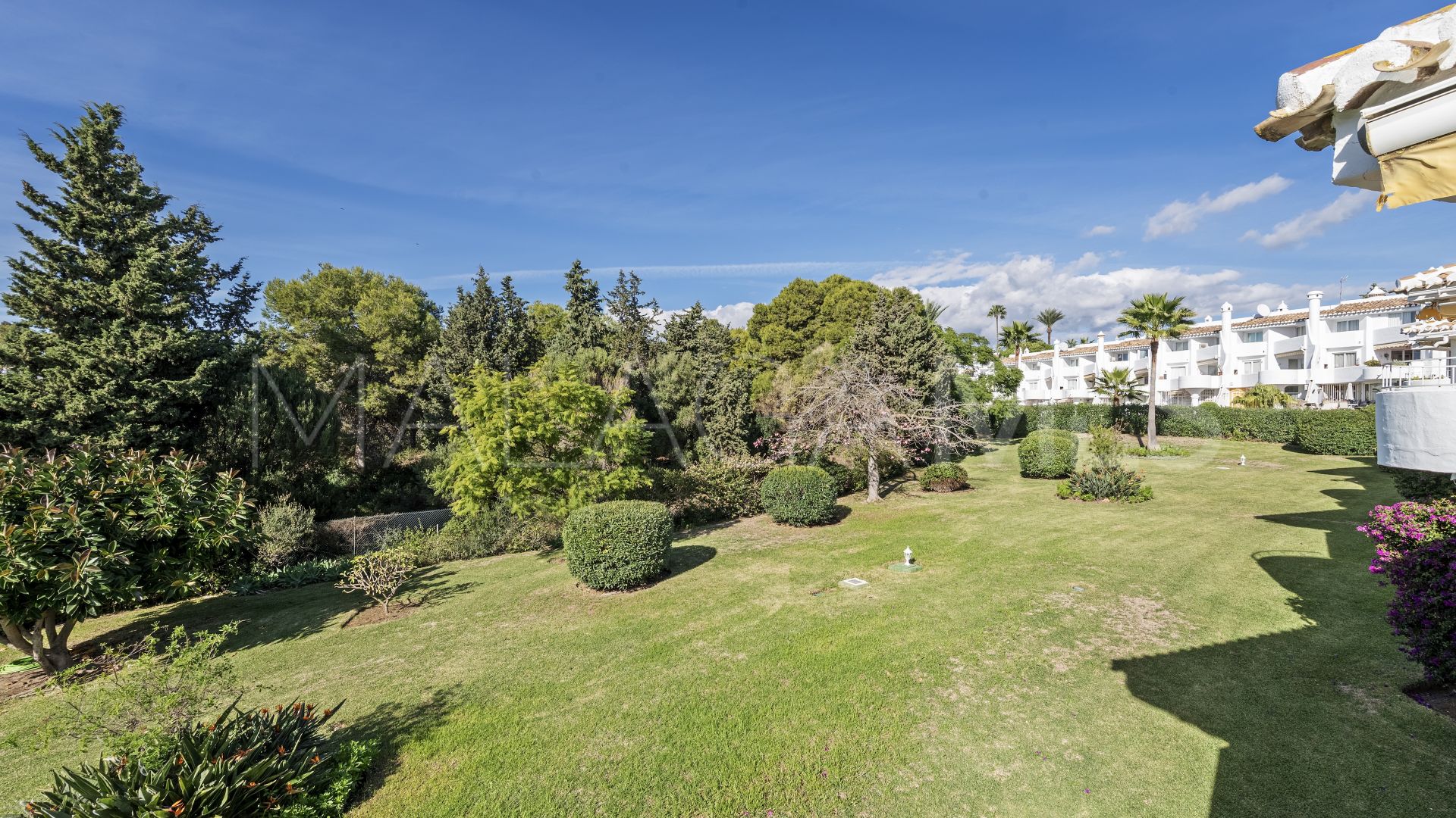 Duplex penthouse for sale in Calahonda