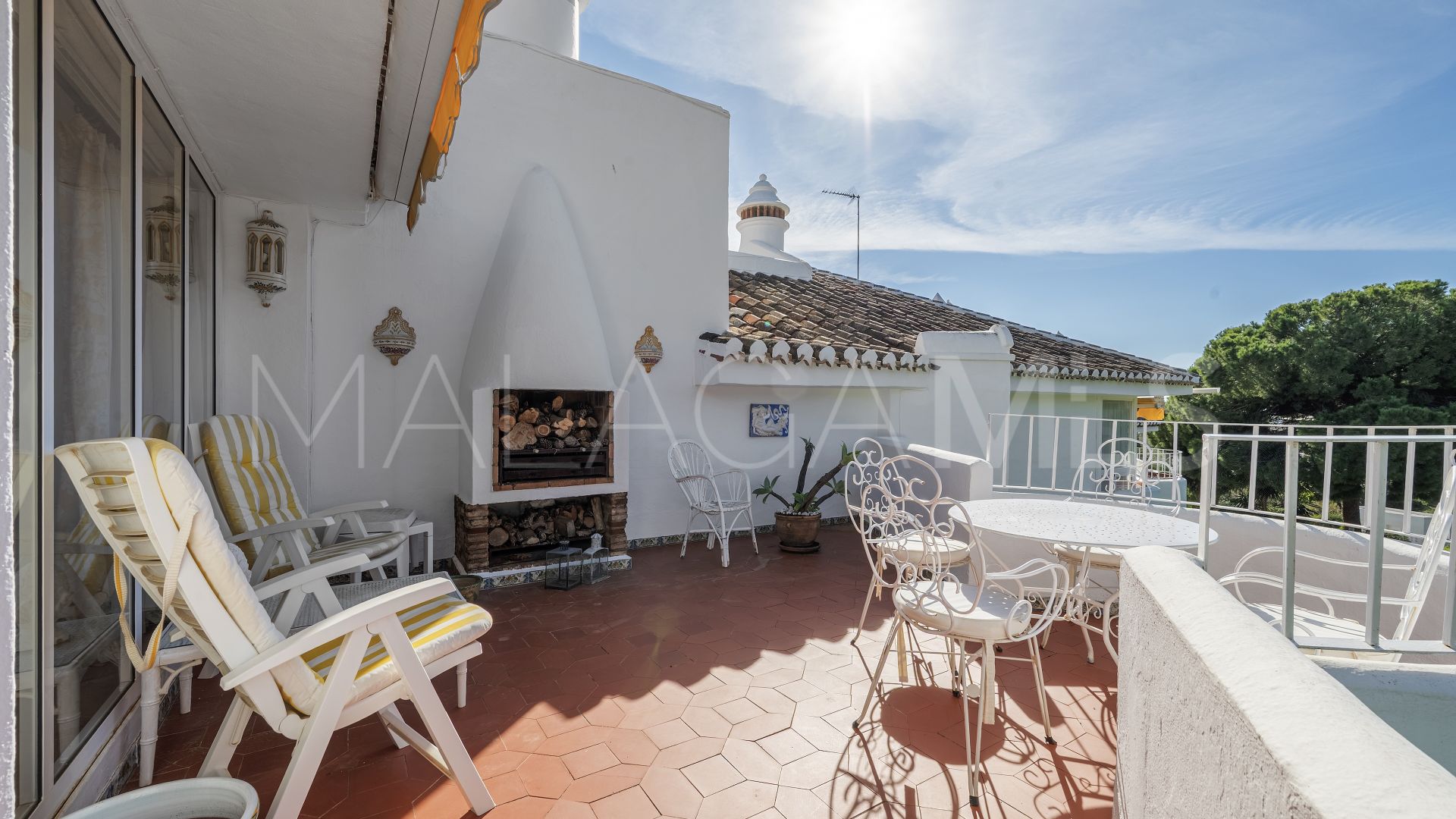 Duplex penthouse for sale in Calahonda