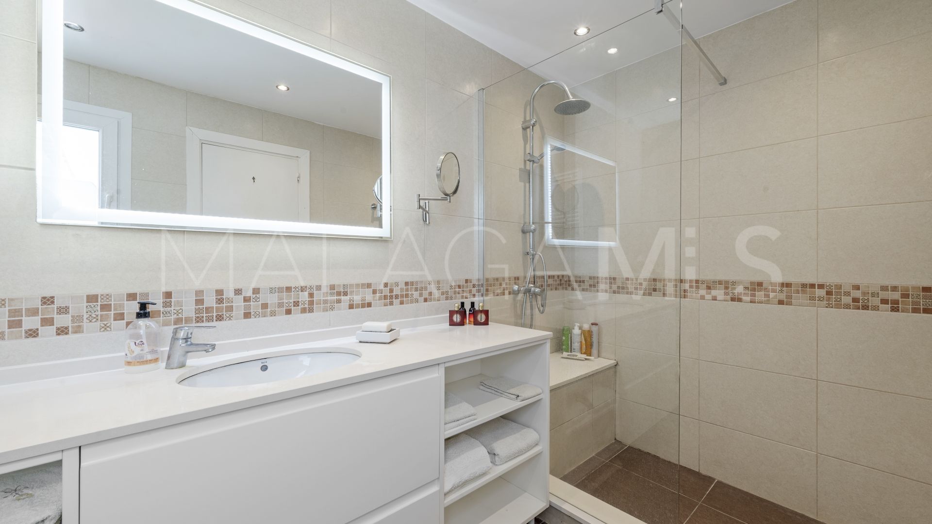 Duplex penthouse for sale in Calahonda