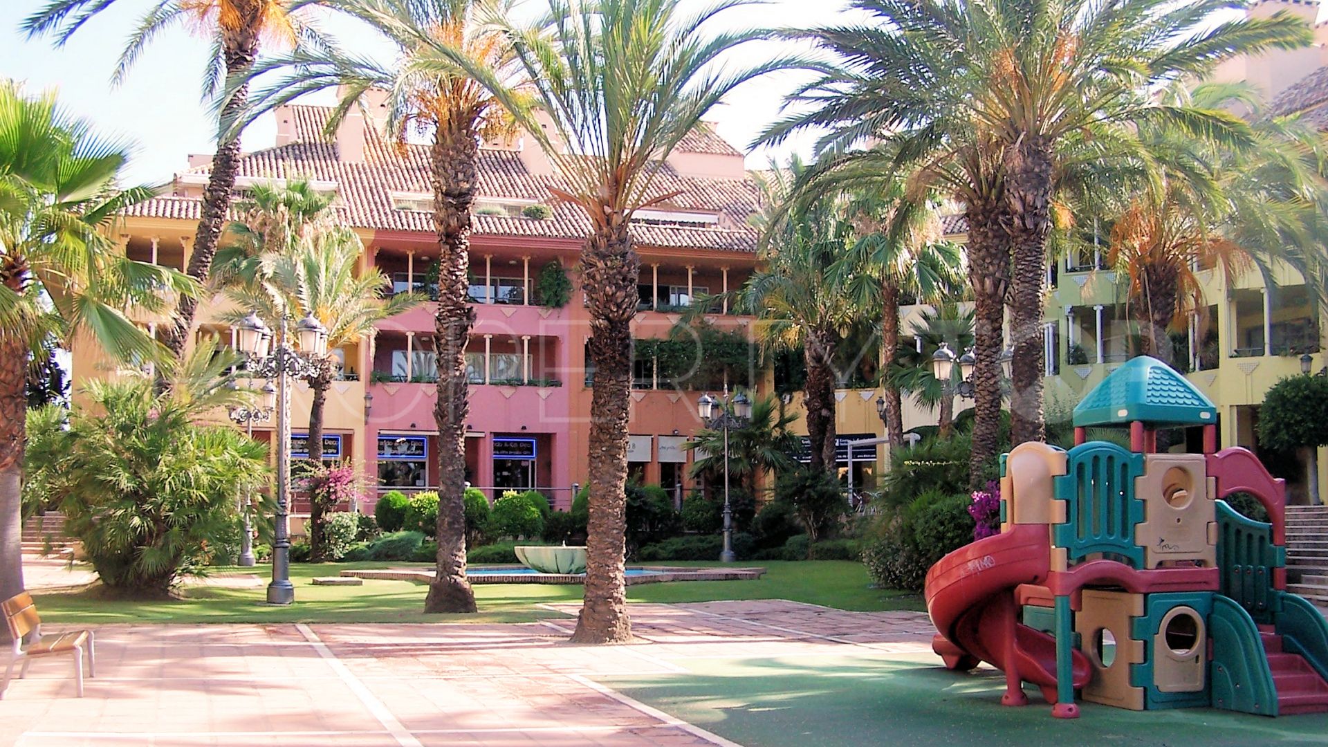 Penthouse for sale in Sotogrande Puerto Deportivo with 2 bedrooms