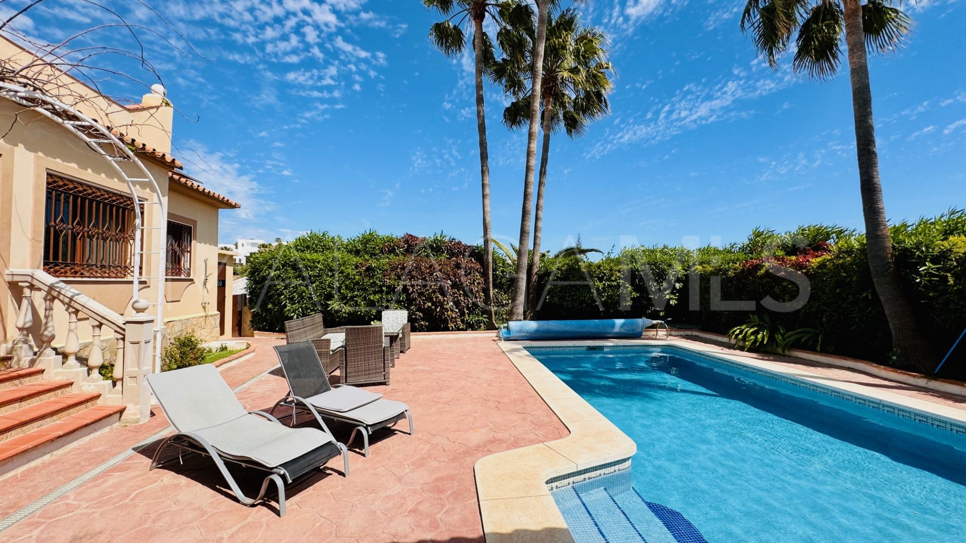 Villa for sale in Marbella City