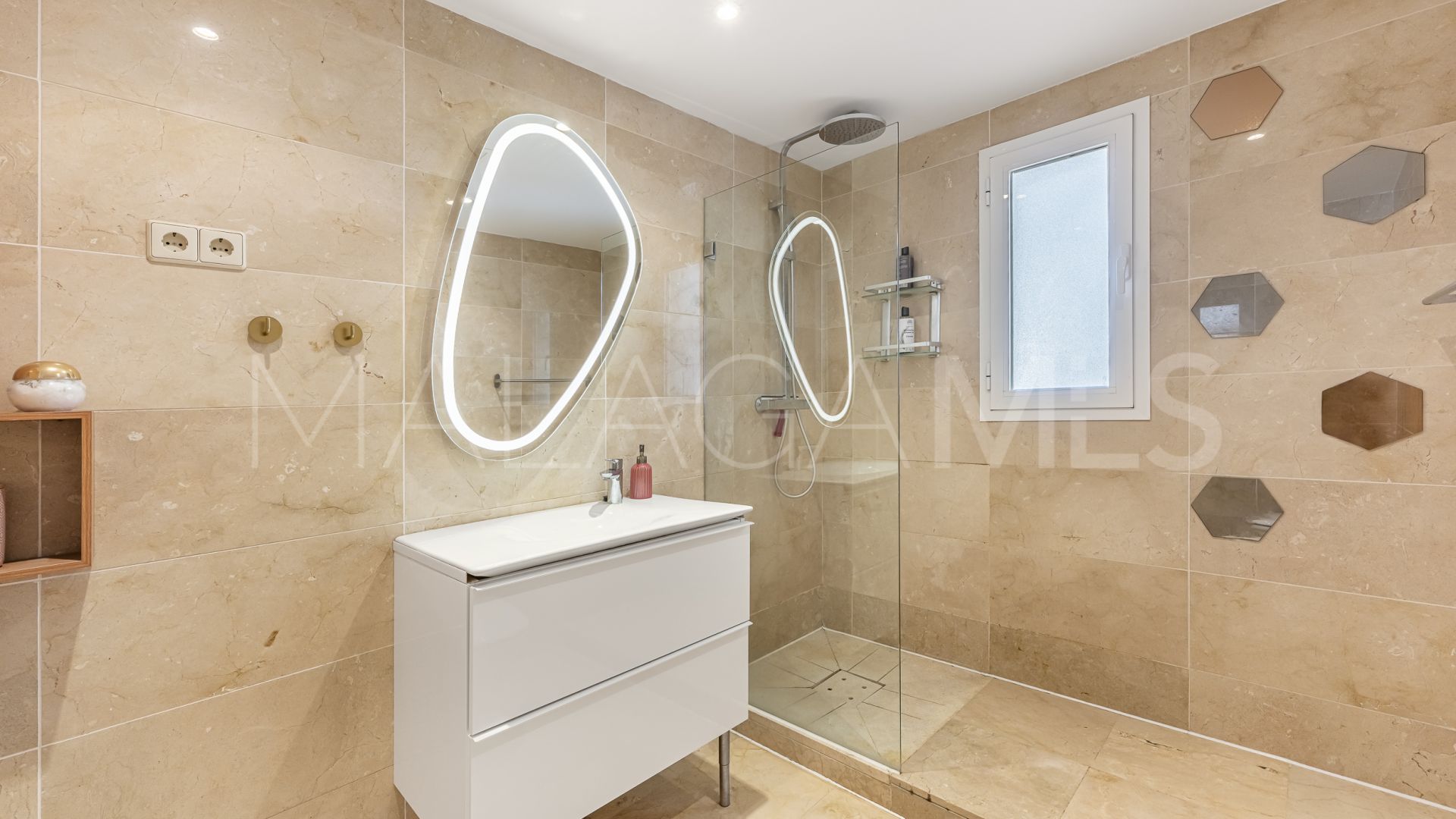 3 bedrooms apartment in La Mairena for sale