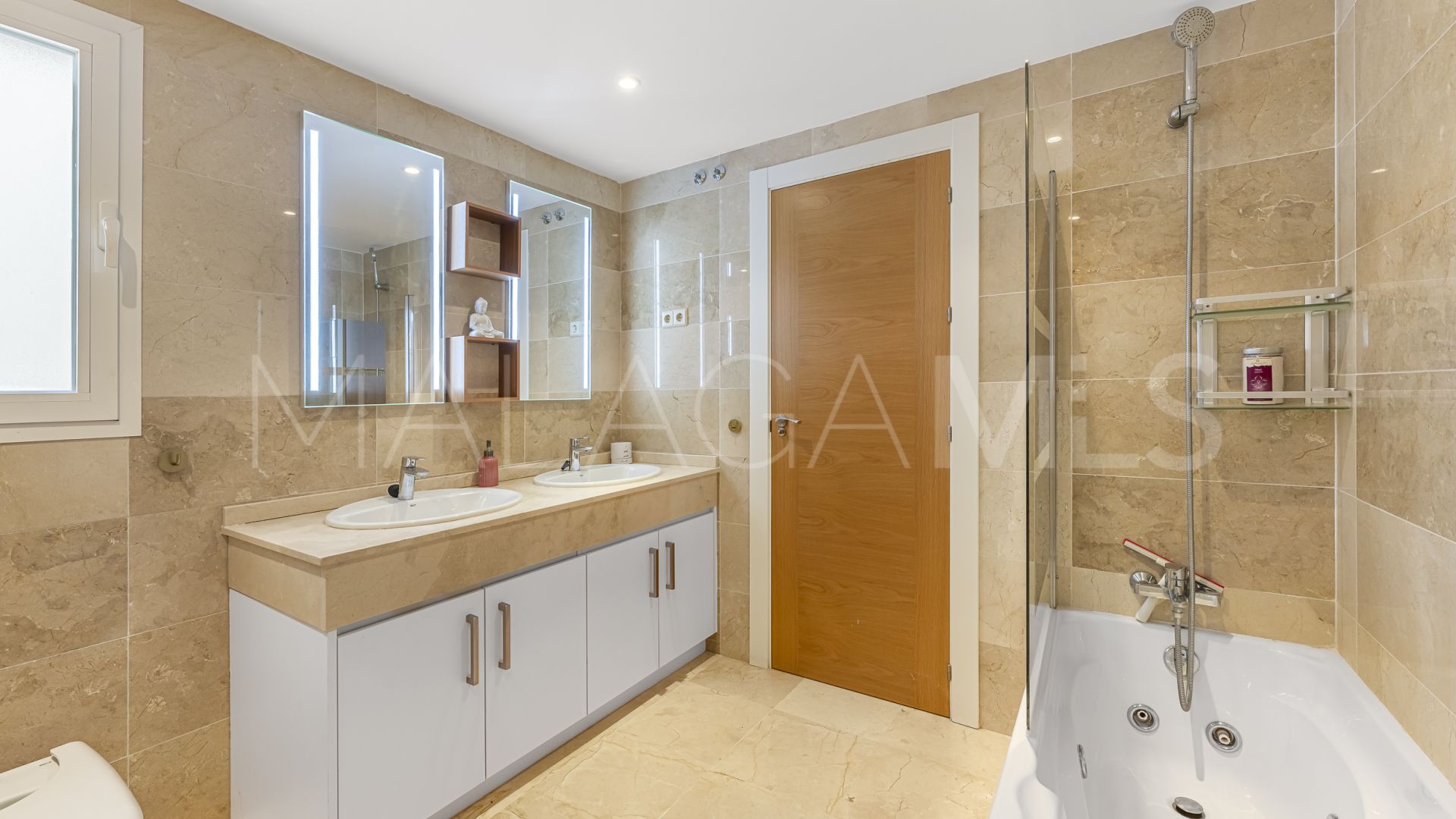 3 bedrooms apartment in La Mairena for sale