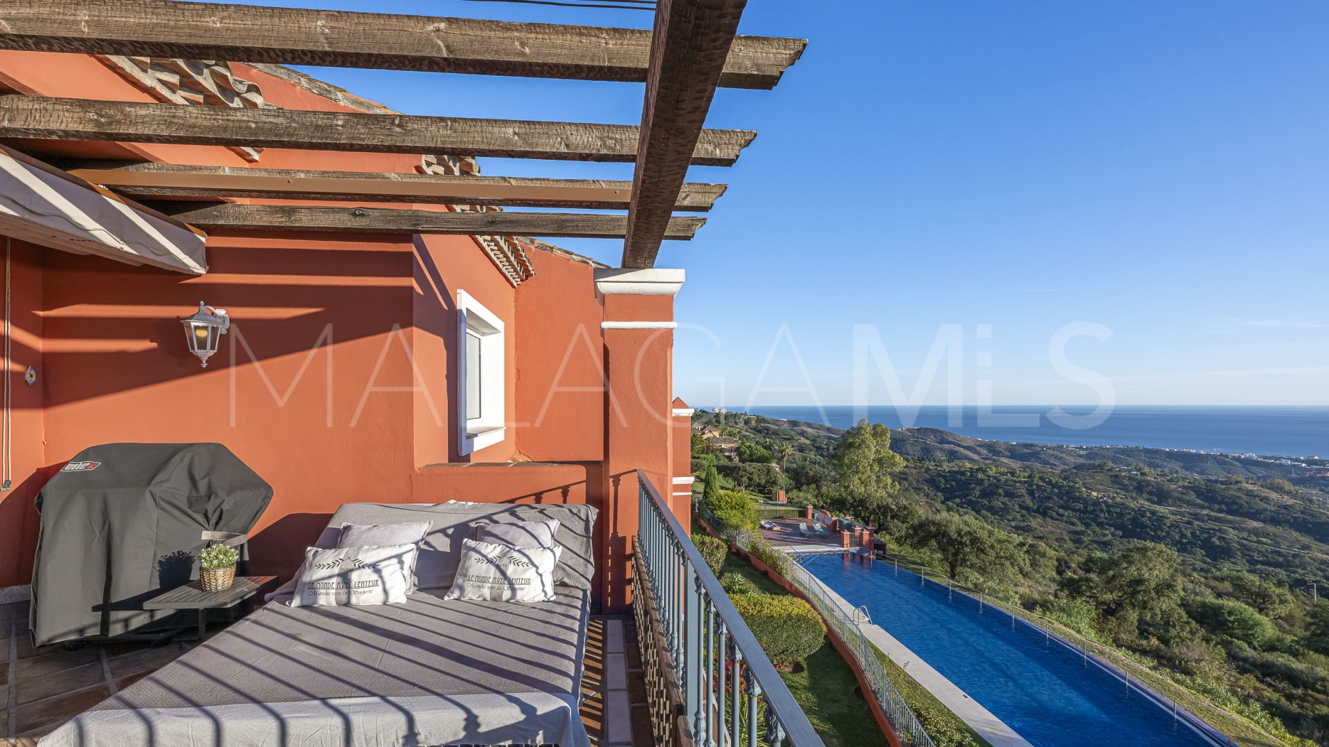 For sale 2 bedrooms penthouse in La Mairena