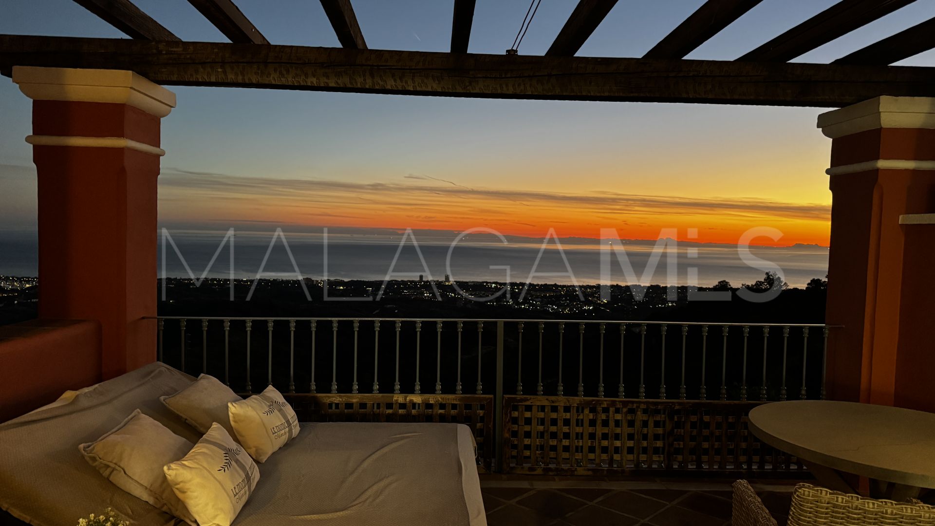 For sale 2 bedrooms penthouse in La Mairena