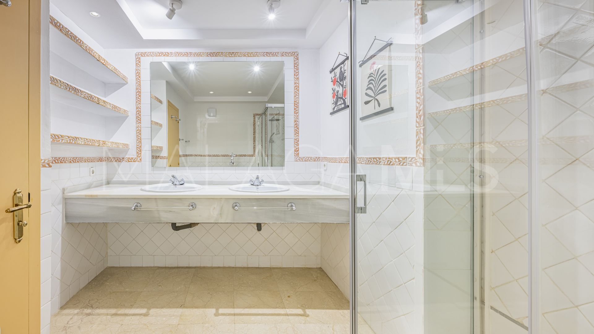 Lägenhet for sale in Elviria