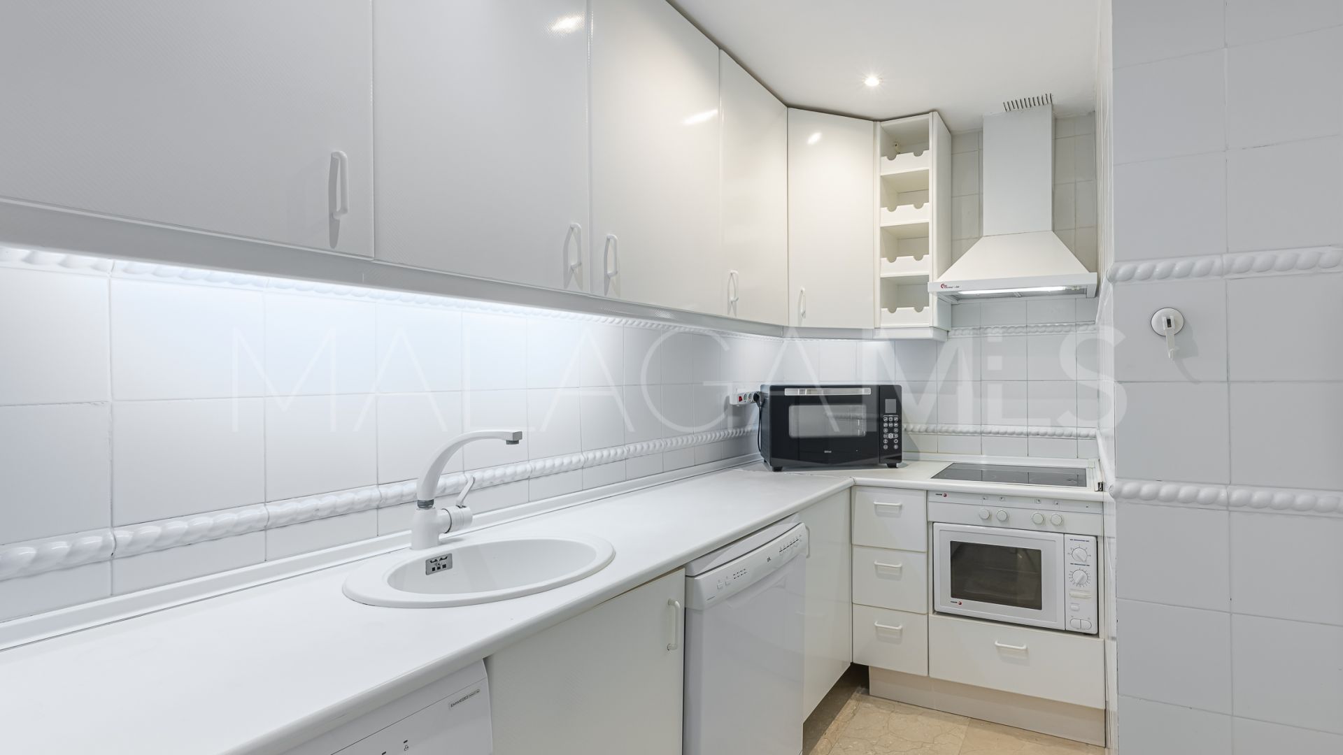 Lägenhet for sale in Elviria