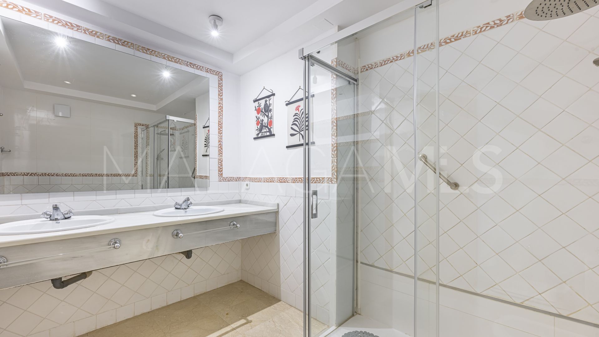 Lägenhet for sale in Elviria