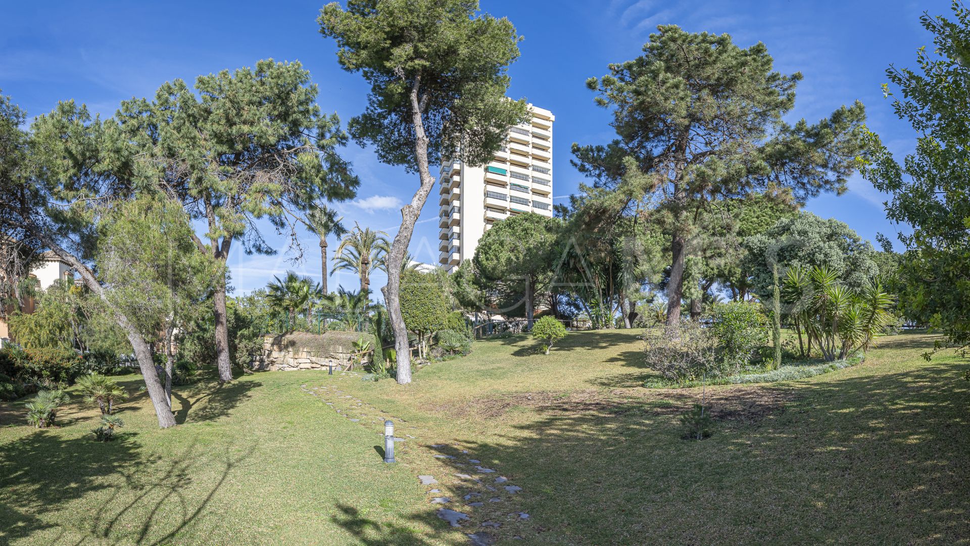 Lägenhet for sale in Elviria