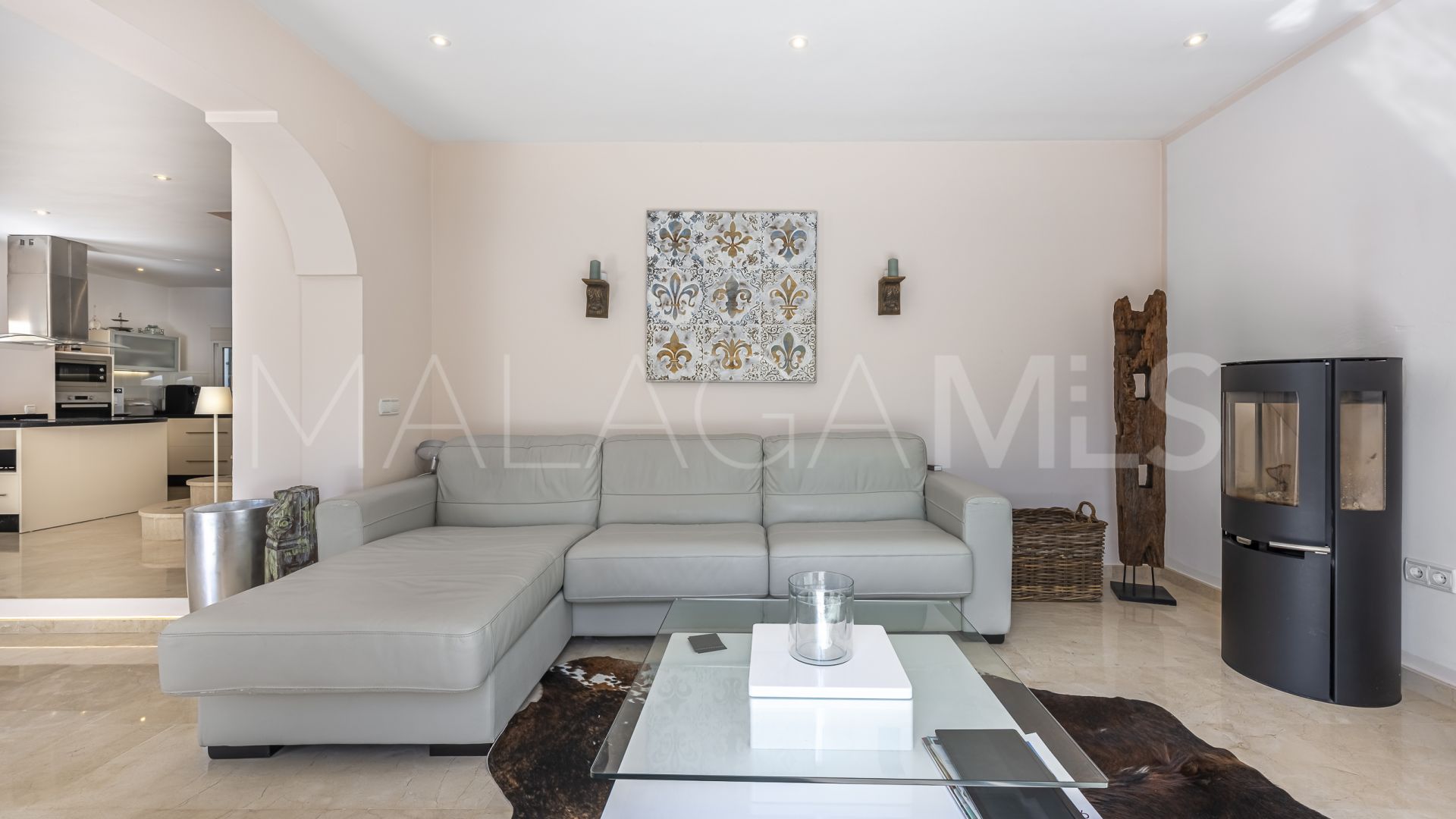 Calahonda 4 bedrooms villa for sale