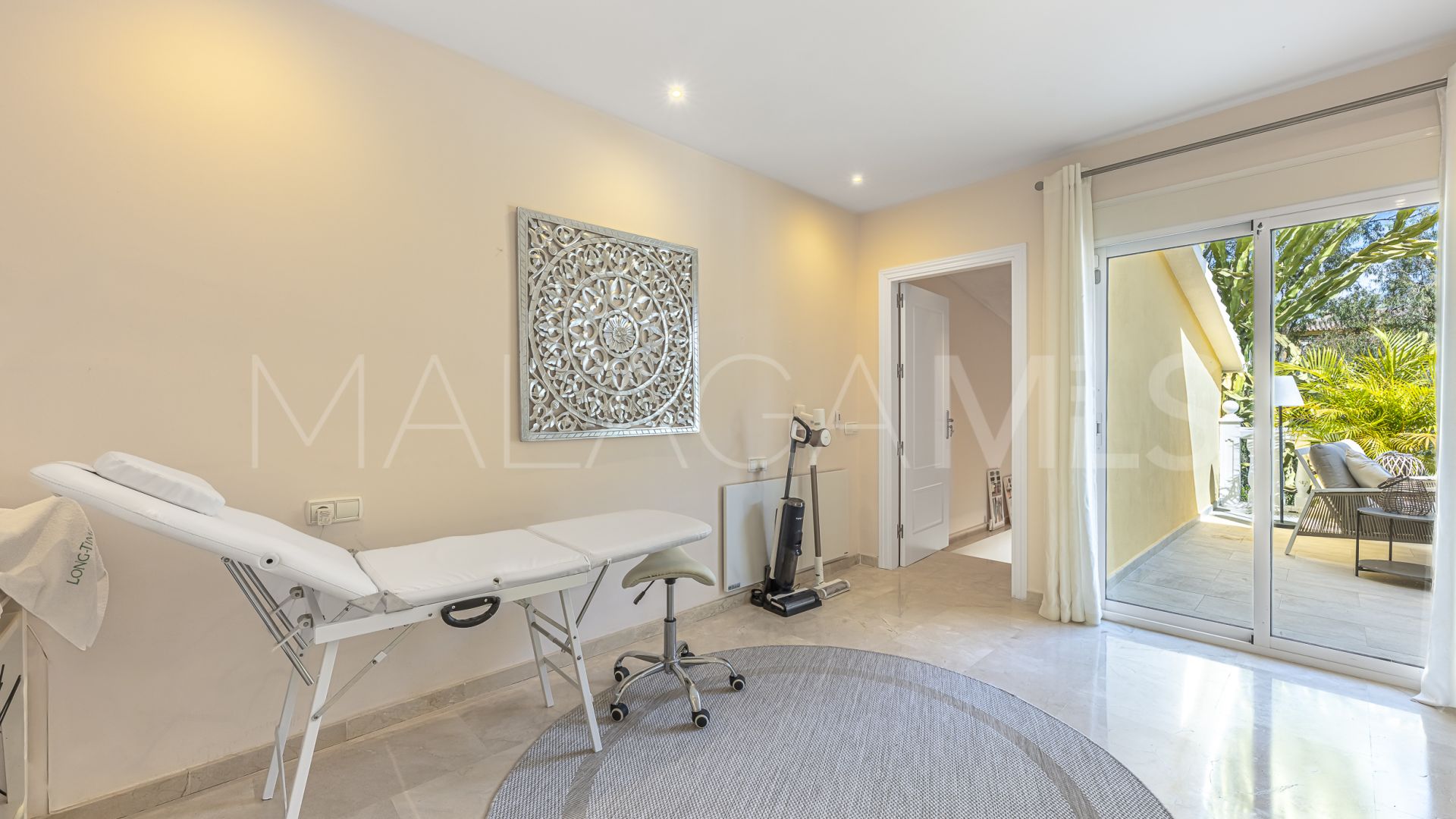 Calahonda 4 bedrooms villa for sale