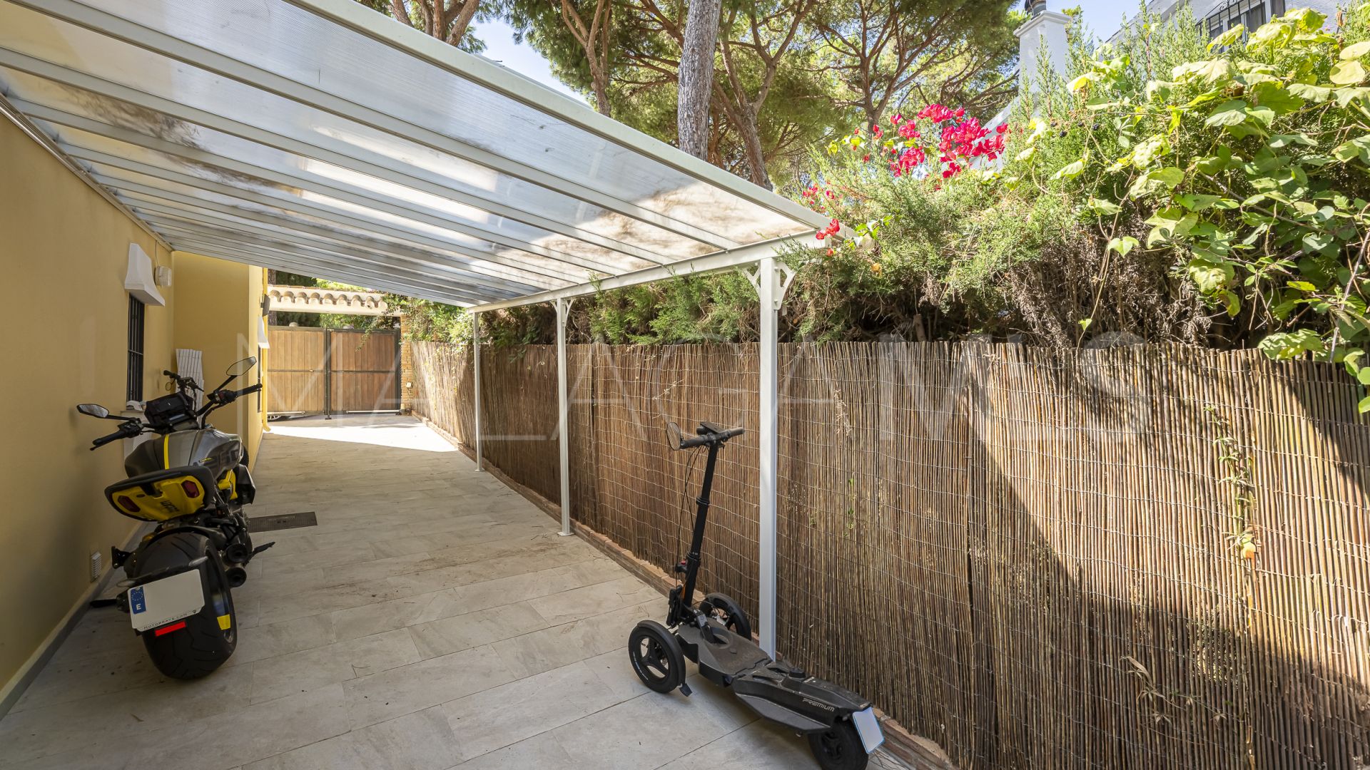 Calahonda 4 bedrooms villa for sale