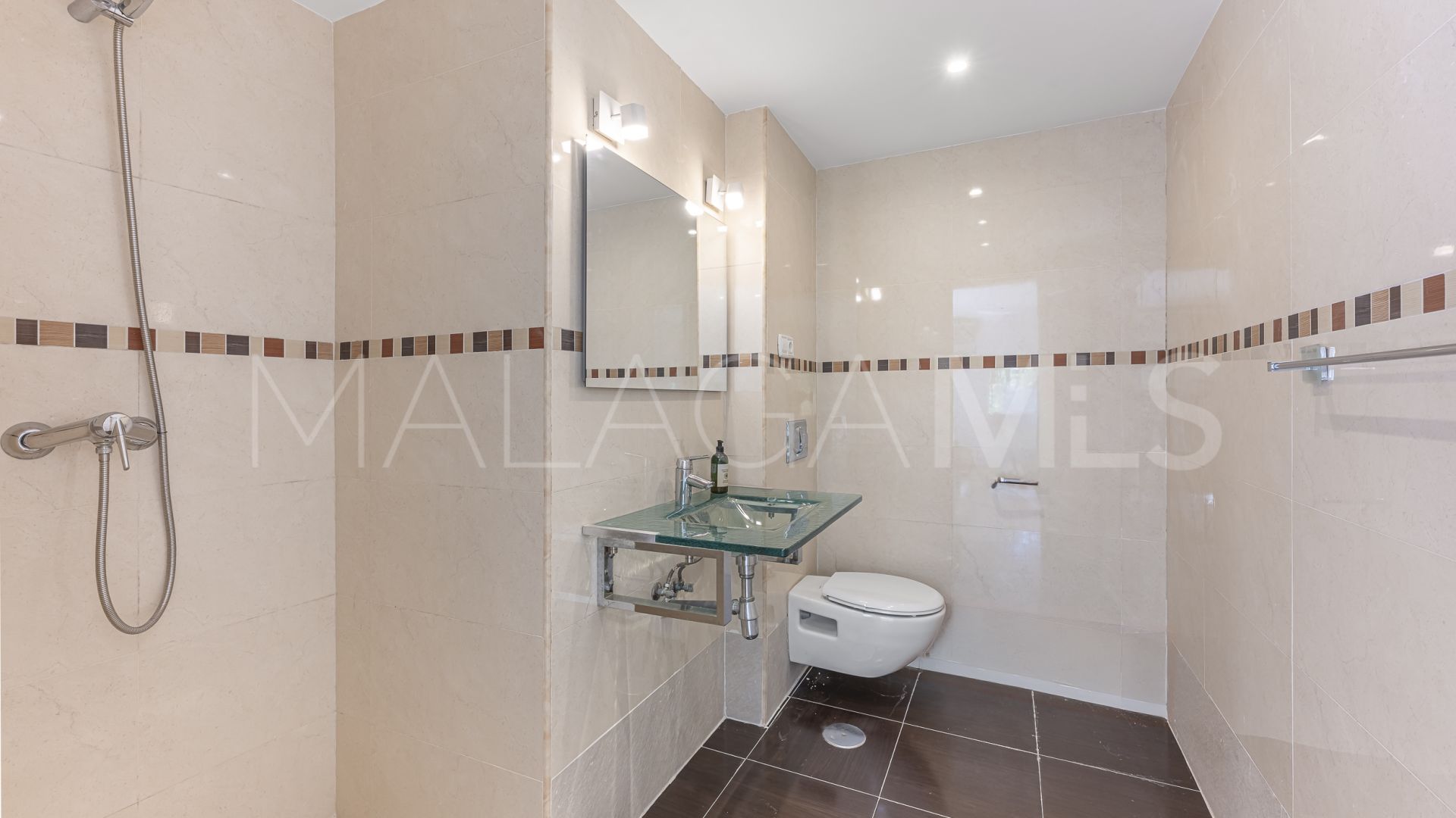 Calahonda 4 bedrooms villa for sale