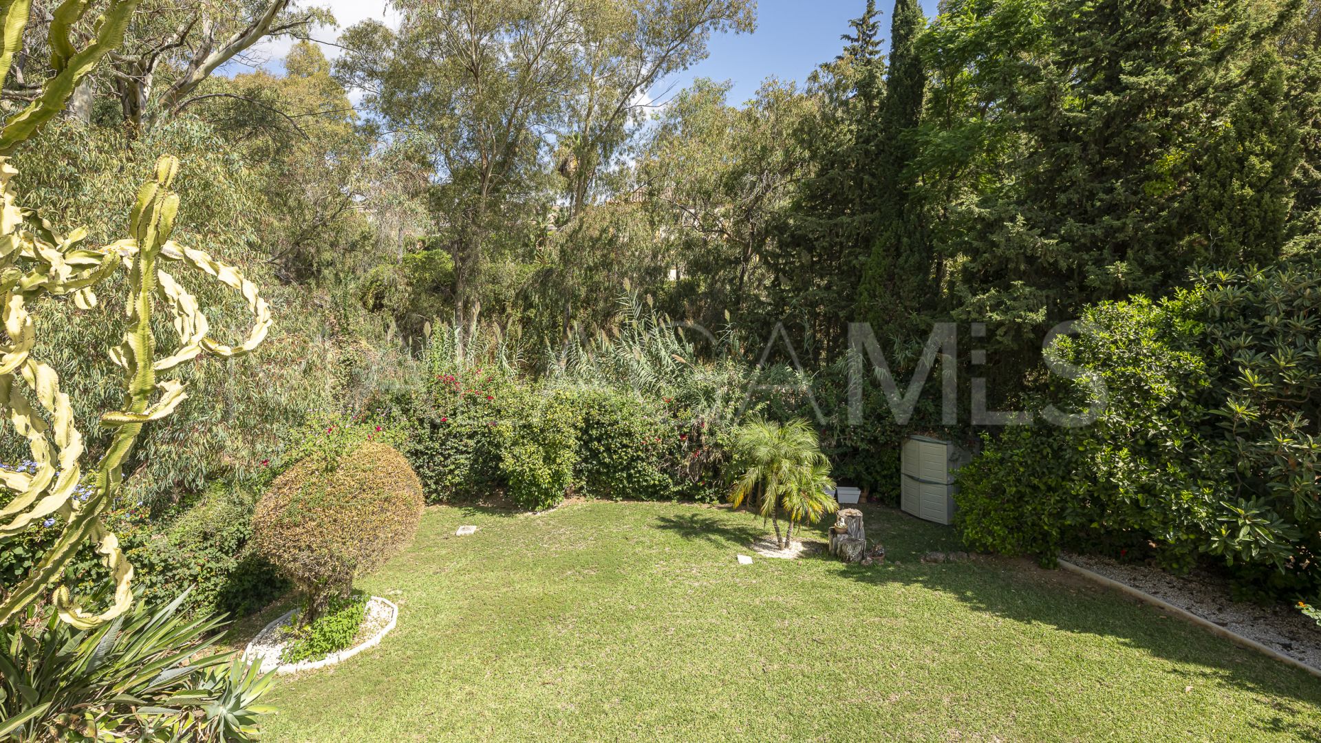 Calahonda 4 bedrooms villa for sale