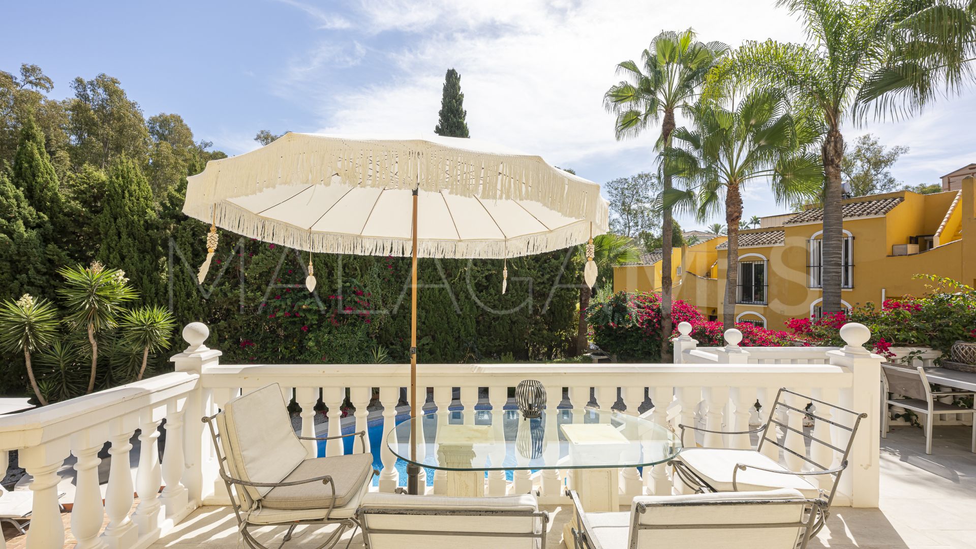 Calahonda 4 bedrooms villa for sale