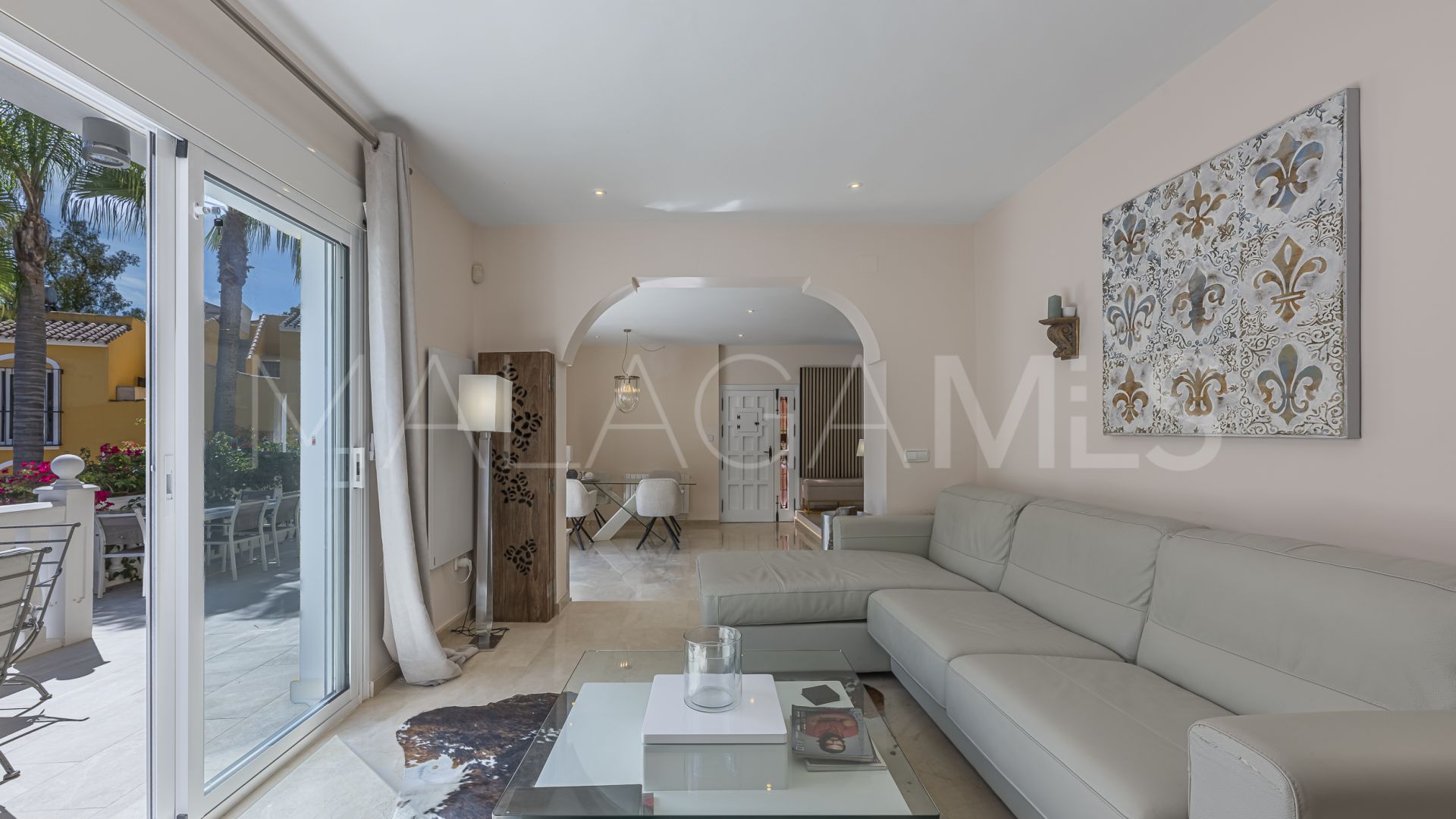 Calahonda 4 bedrooms villa for sale