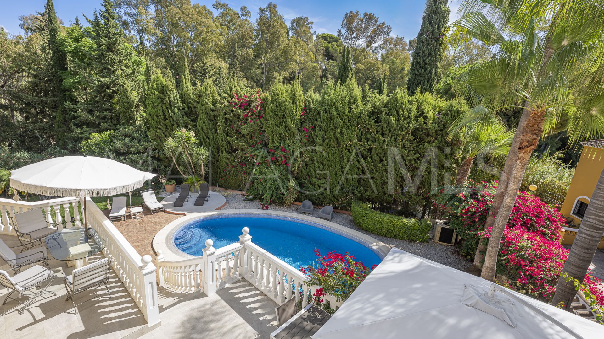 Calahonda 4 bedrooms villa for sale