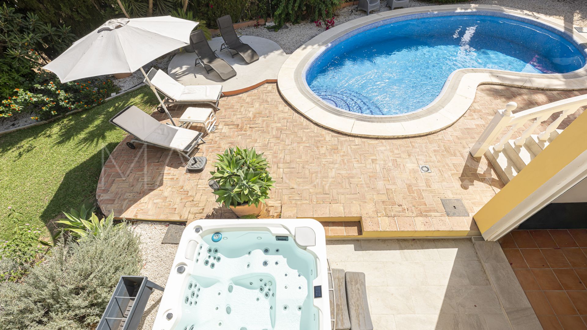 Calahonda 4 bedrooms villa for sale