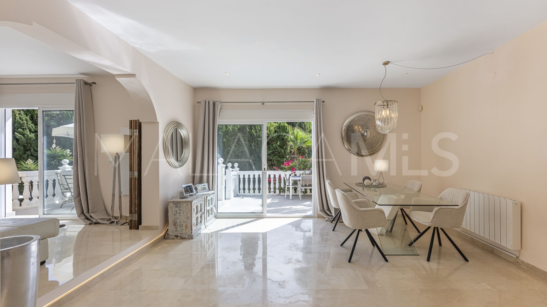 Calahonda 4 bedrooms villa for sale