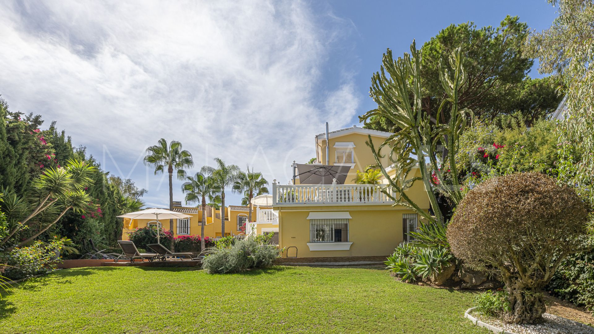 Calahonda 4 bedrooms villa for sale