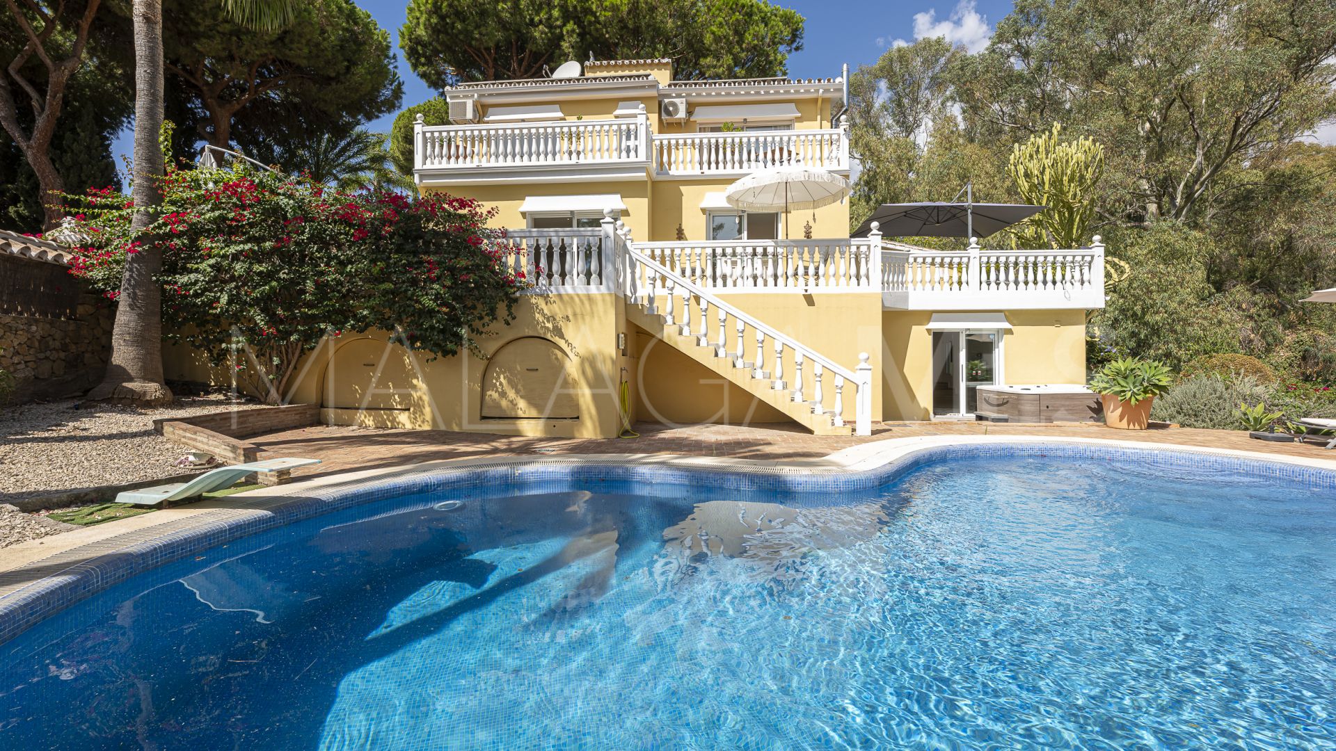 Calahonda 4 bedrooms villa for sale