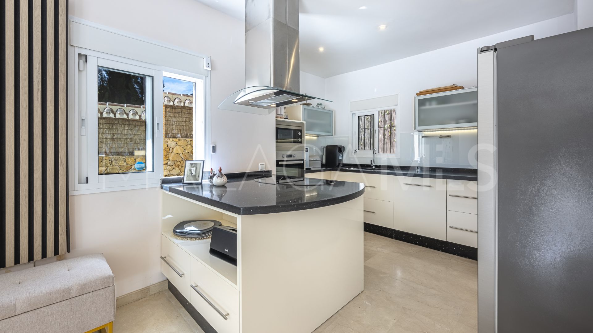 Calahonda 4 bedrooms villa for sale