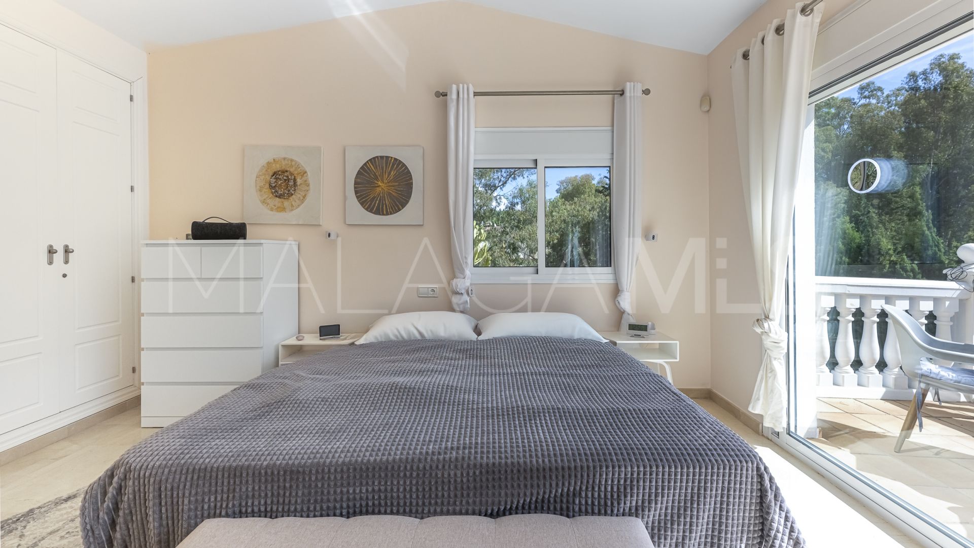 Calahonda 4 bedrooms villa for sale