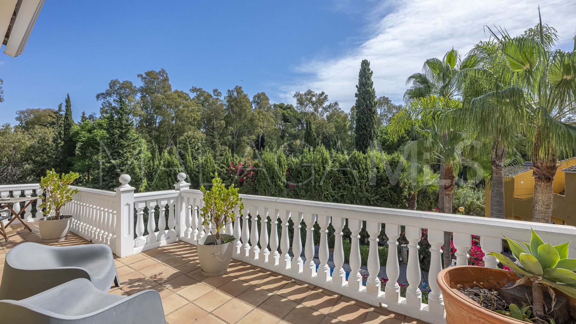 Calahonda 4 bedrooms villa for sale