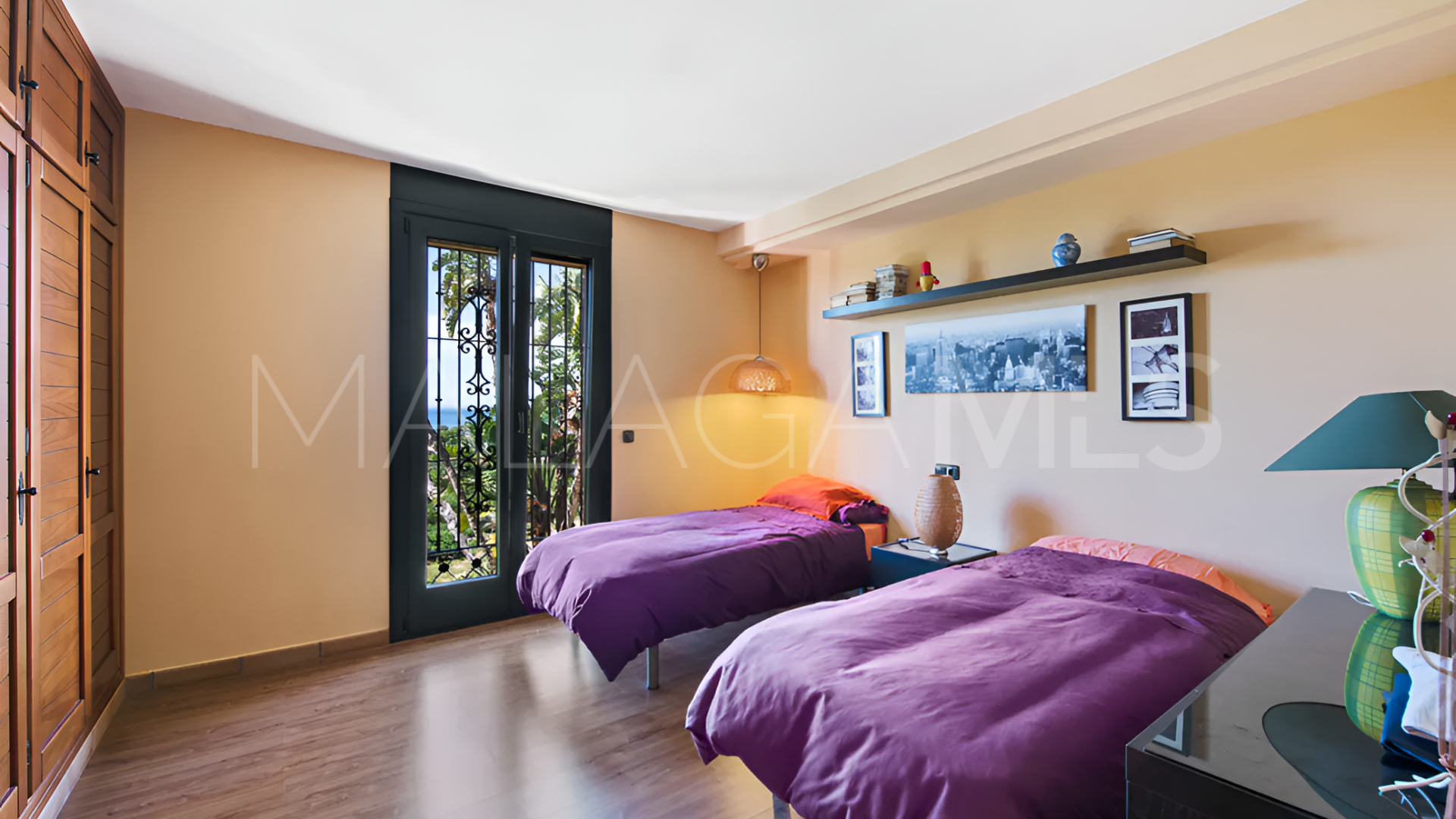 Villa for sale in Estepona Ost