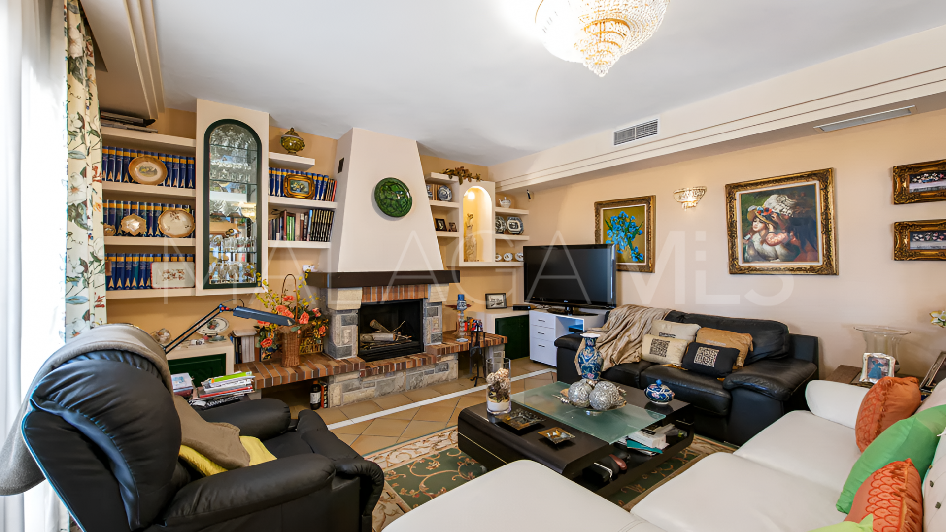 Villa for sale in Estepona Ost