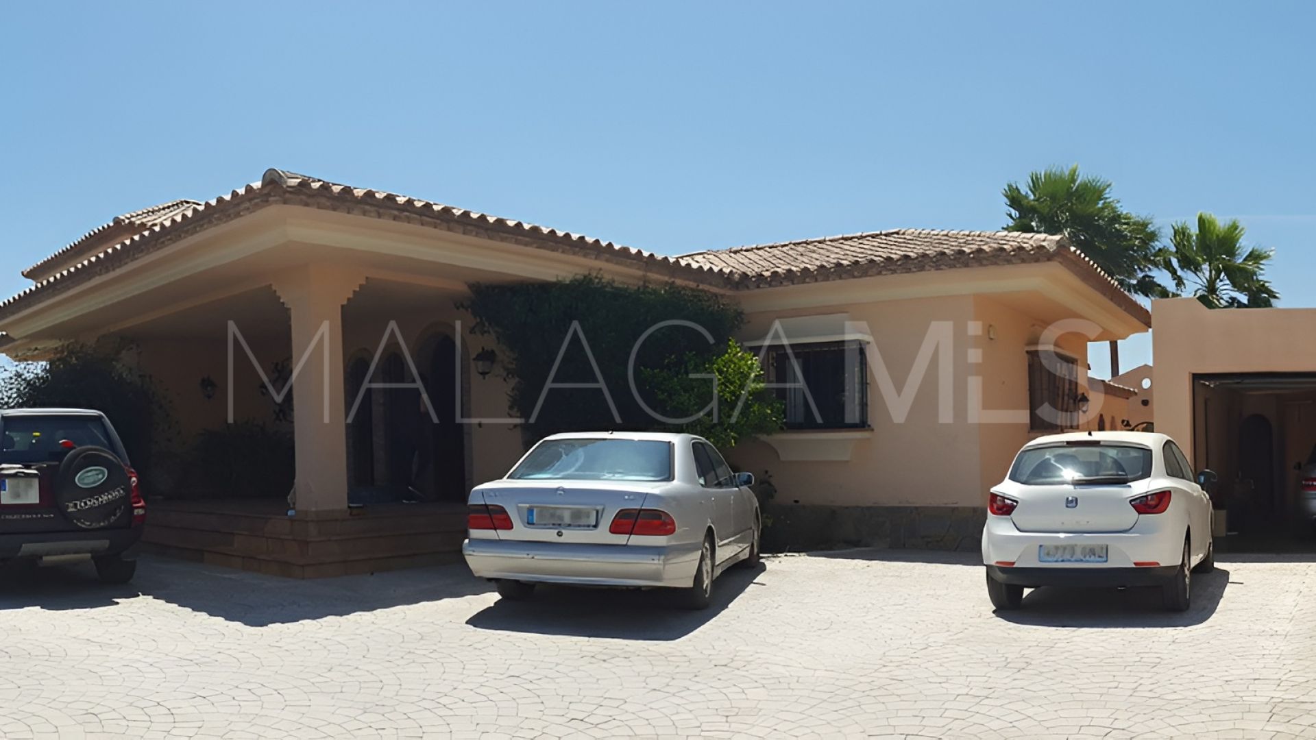 Villa for sale in Estepona Ost