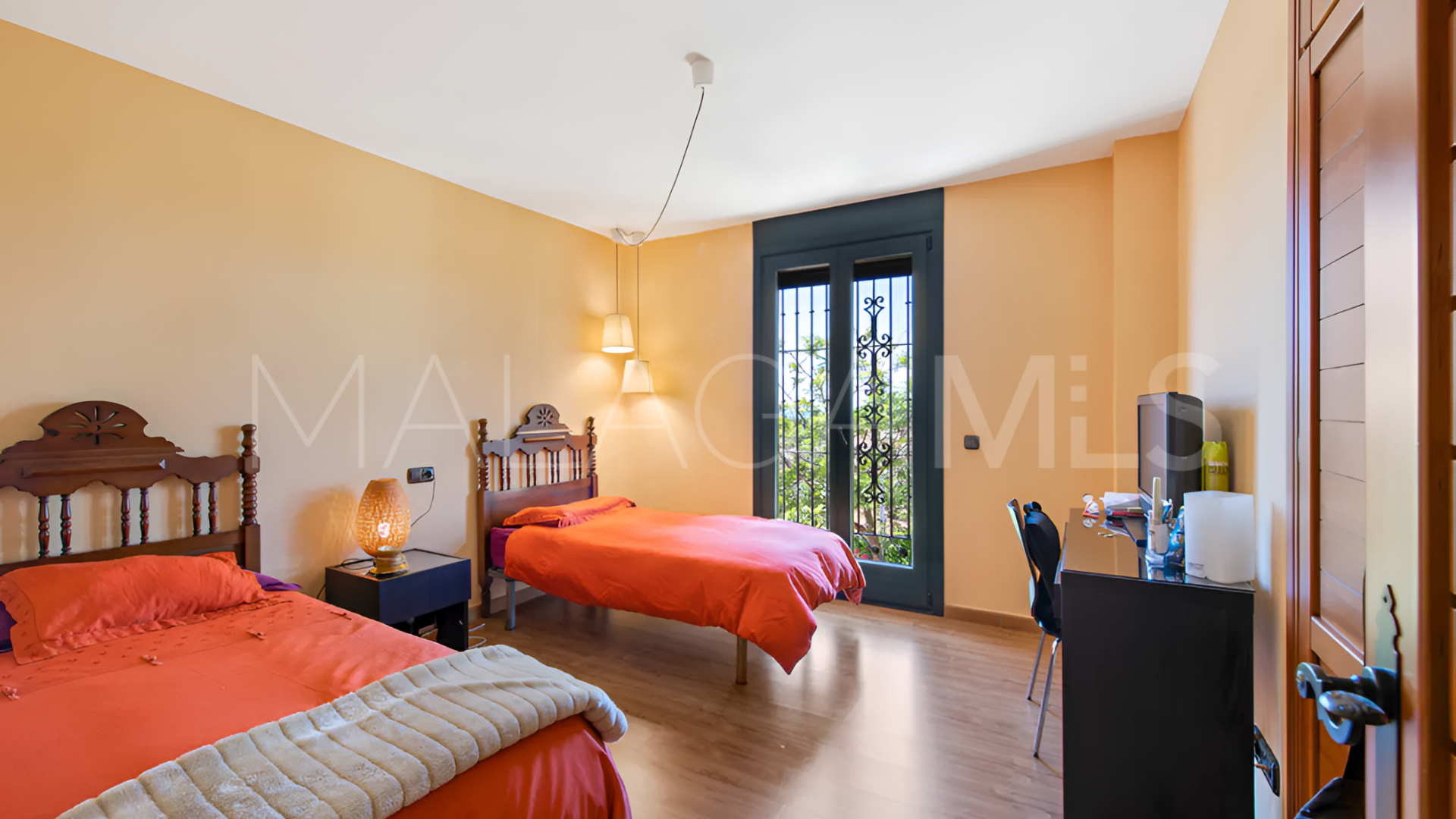 Villa for sale in Estepona Ost