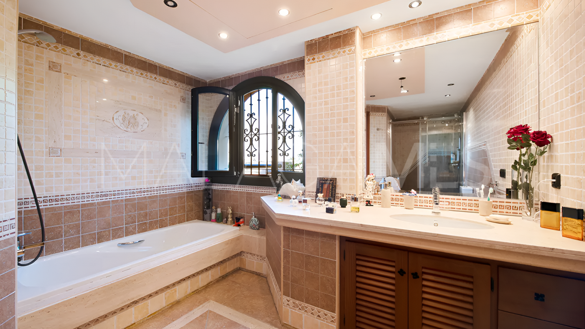 Villa for sale in Estepona Ost