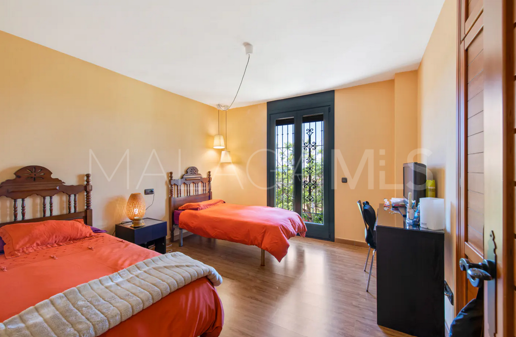 For sale Estepona East 5 bedrooms finca