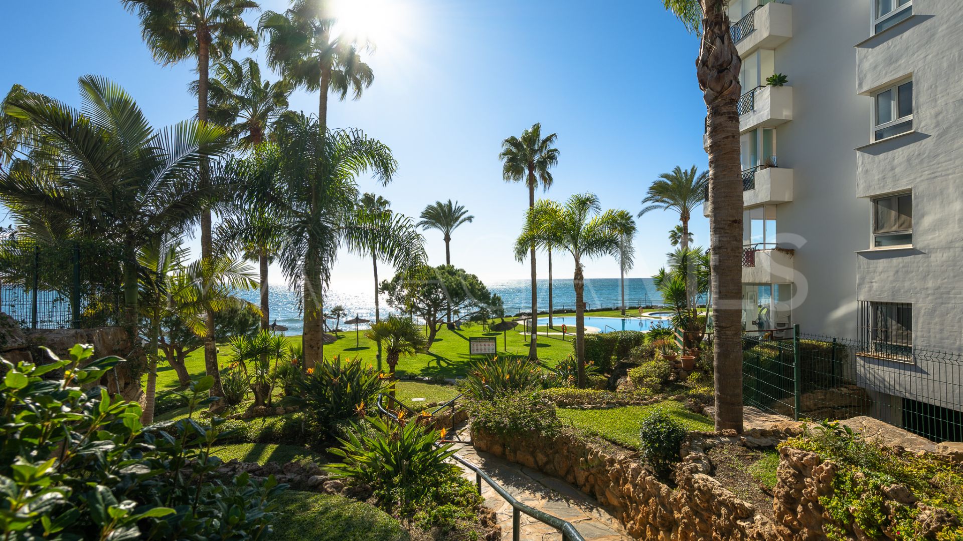 Lägenhet for sale in Calahonda